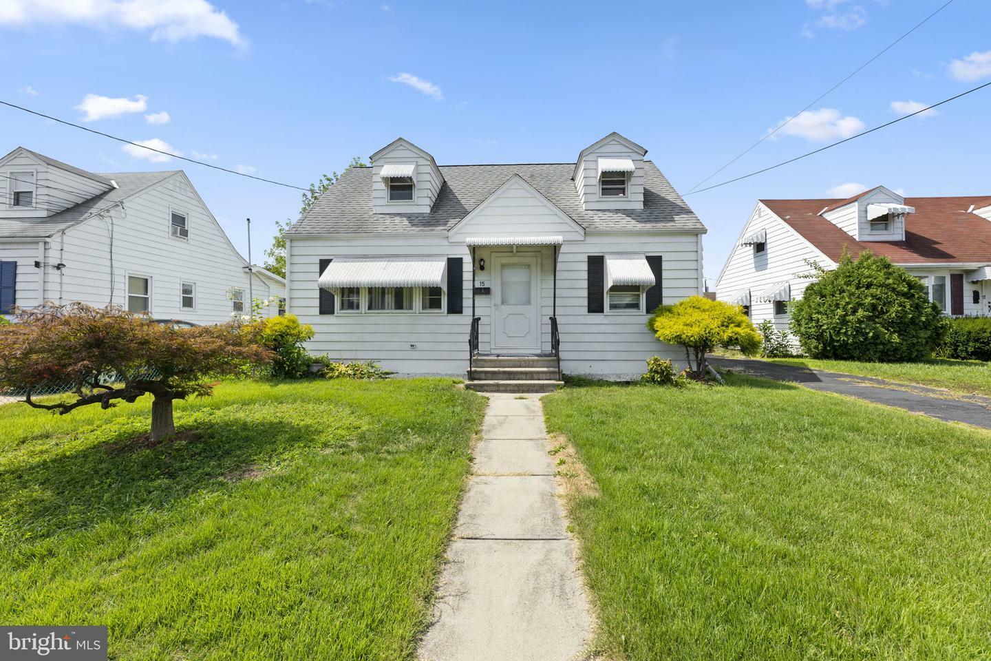 Property Photo:  15 Marlow Court  NJ 08610 