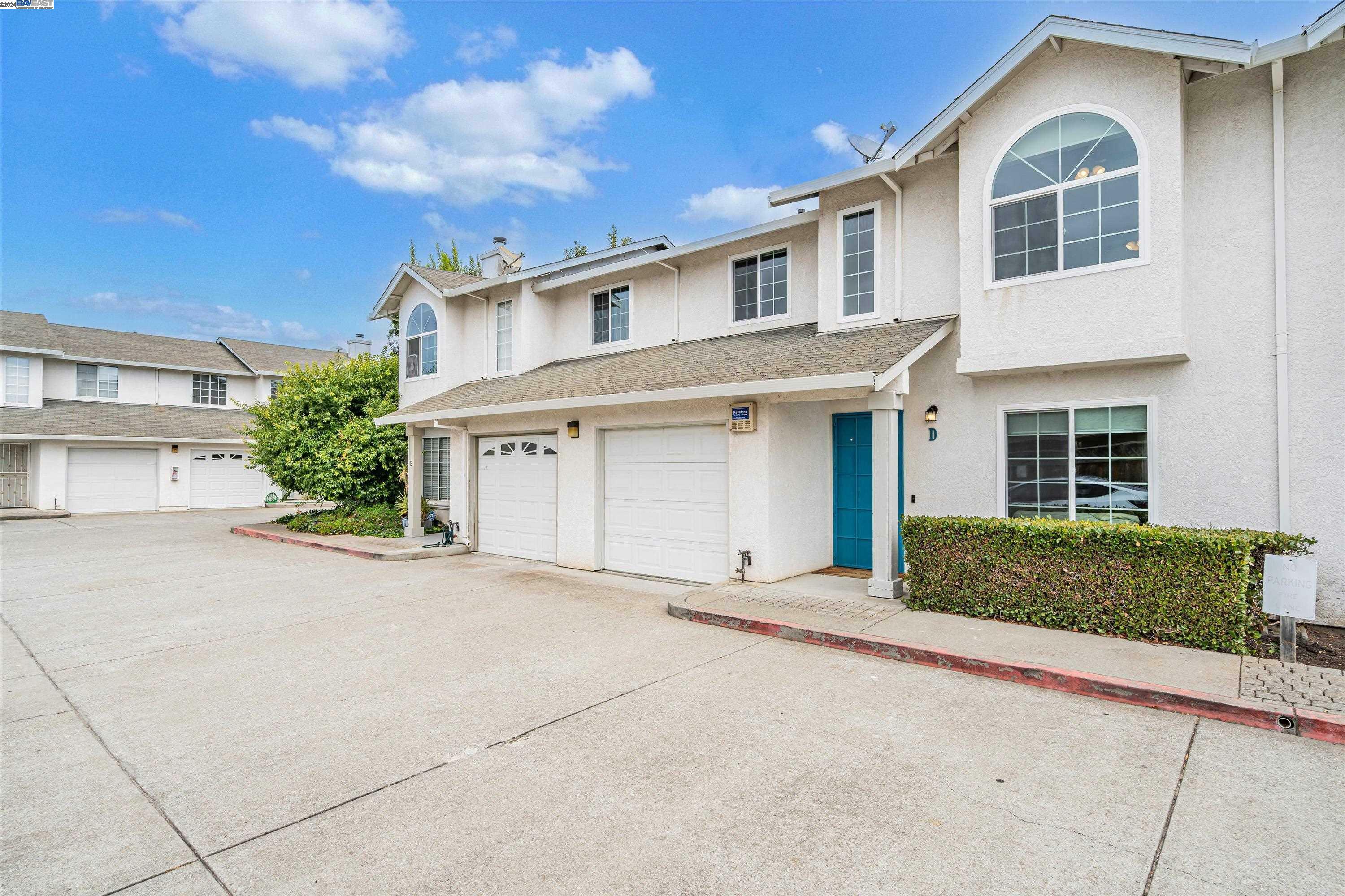 Property Photo:  550 Blossom Way D4  CA 94541 