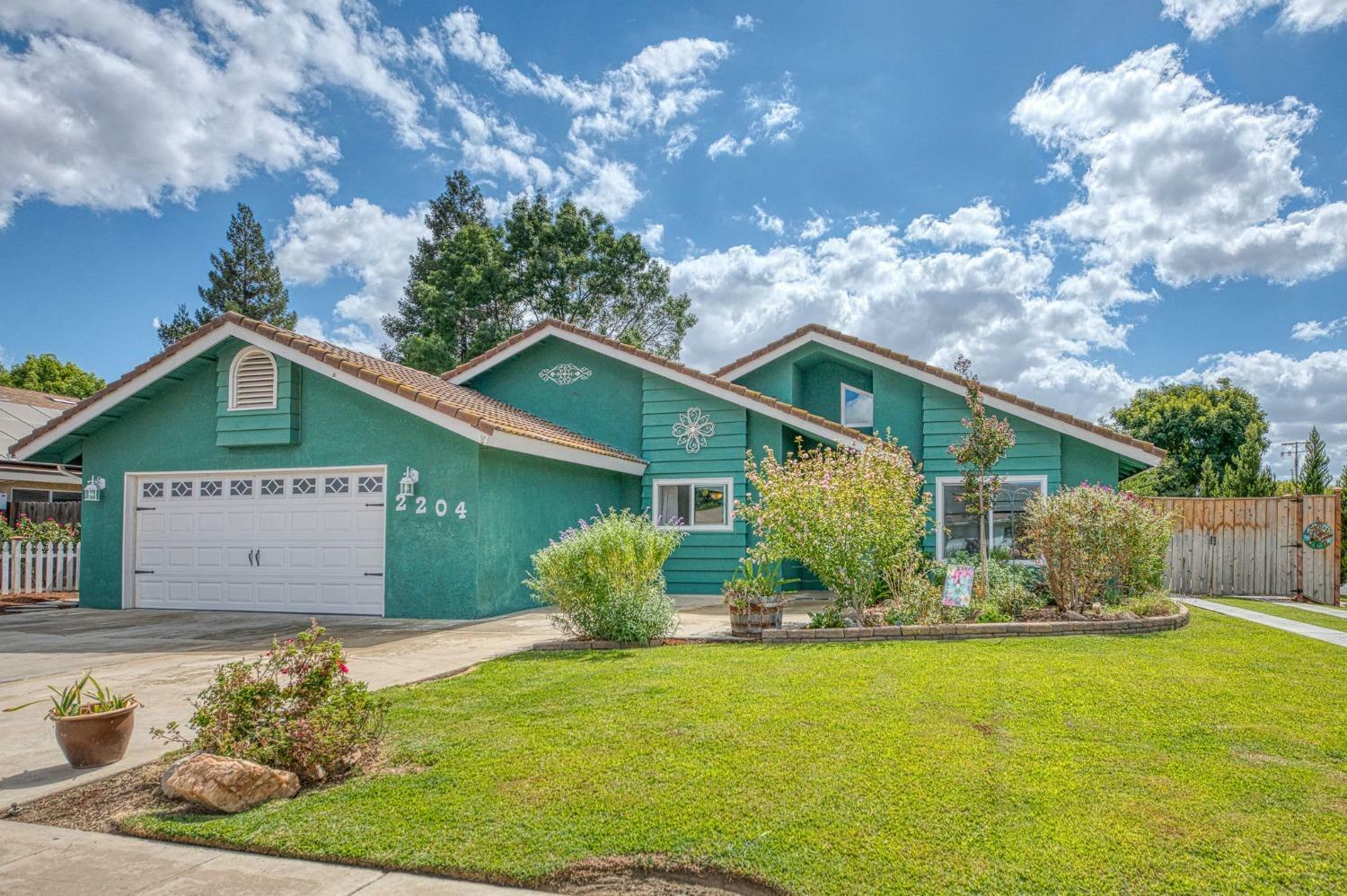 Property Photo:  2204 Paul Avenue  CA 93611 