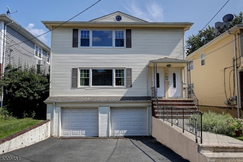 Property Photo:  10 Hausmann Ct 2  NJ 07040 