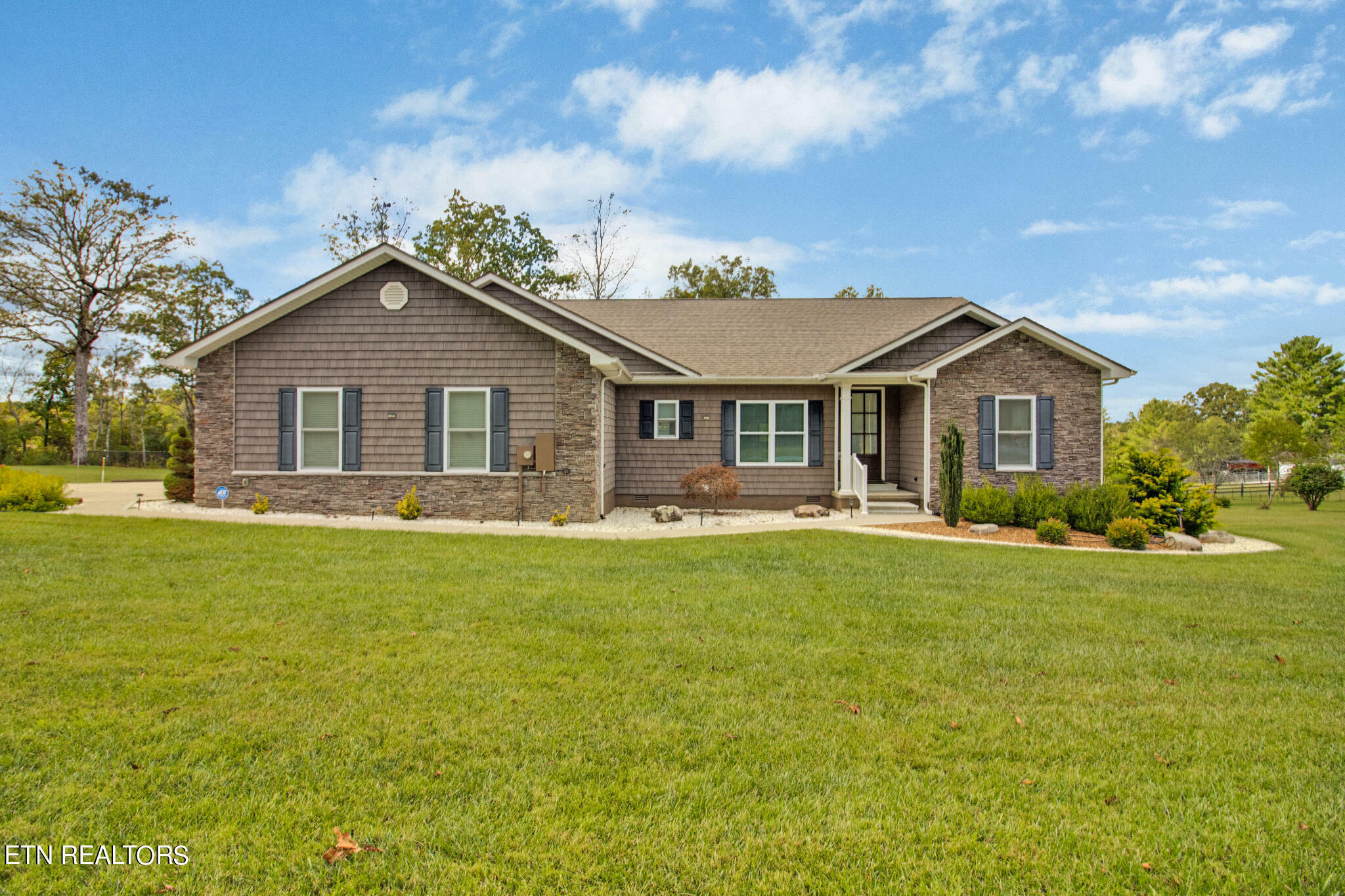 Property Photo:  359 Hillendale Acres Lane  TN 38572 