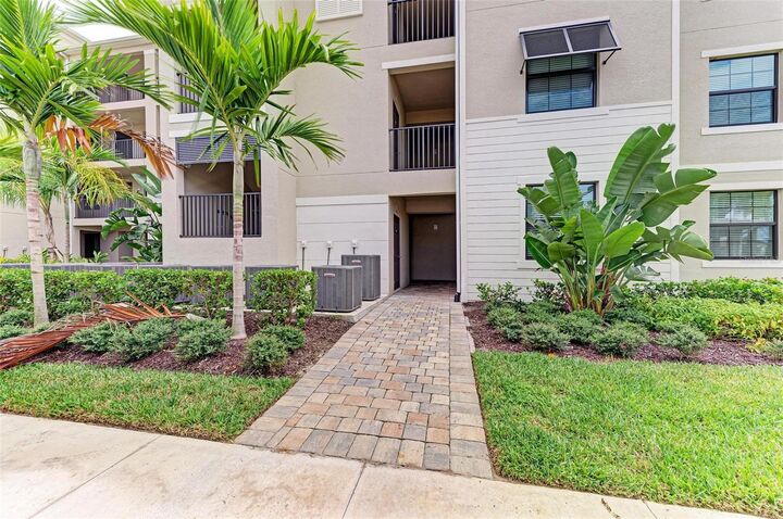 Property Photo: 18114 Gawthrop Drive 403 FL 34211