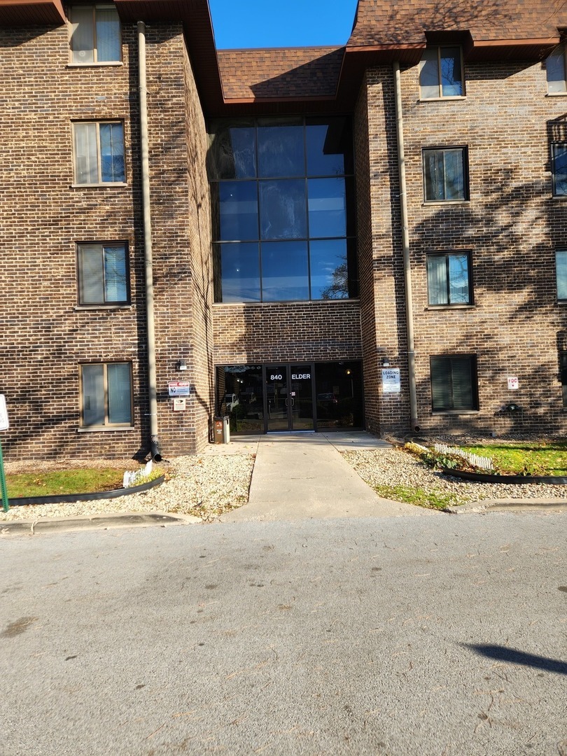 Property Photo: 840 Elder Road A414 IL 60430