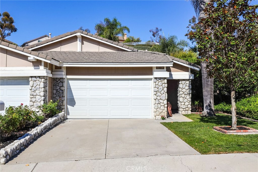 Property Photo:  19061 Woodland Way  CA 92679 