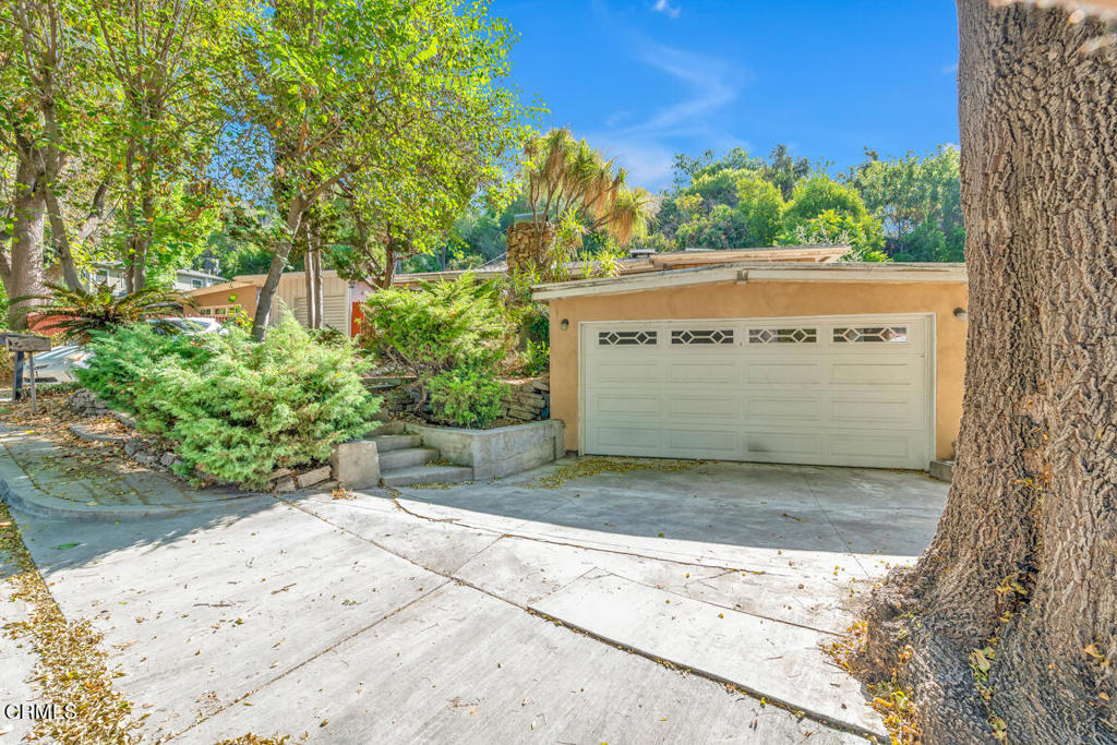 Property Photo: 1320 Oak Hill Place CA 91030