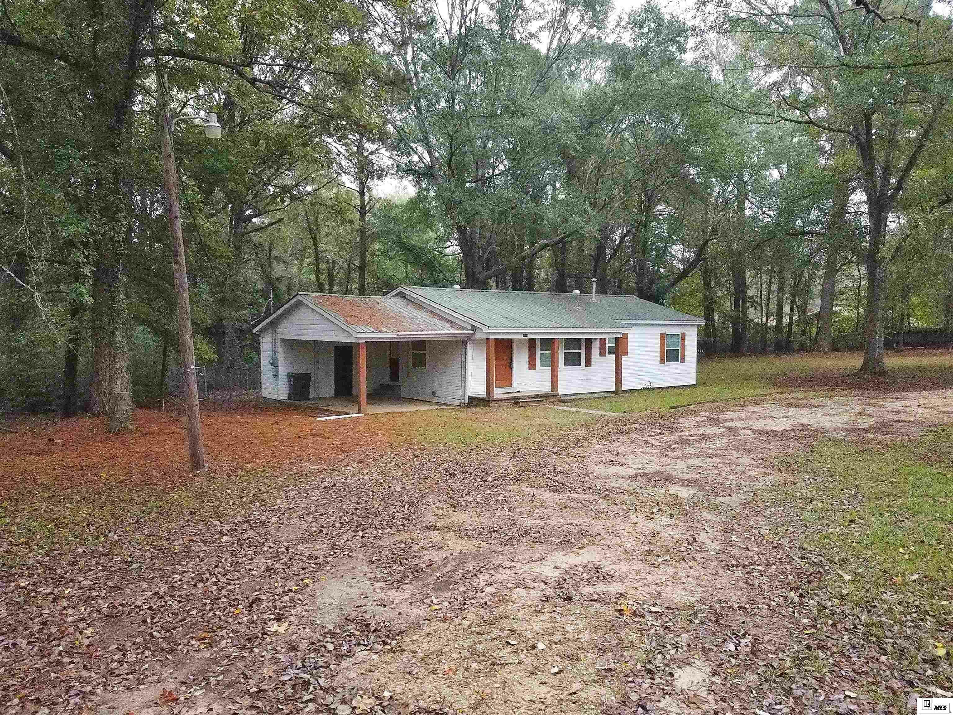 Property Photo:  1609 S Barnett Springs Road  LA 71270 