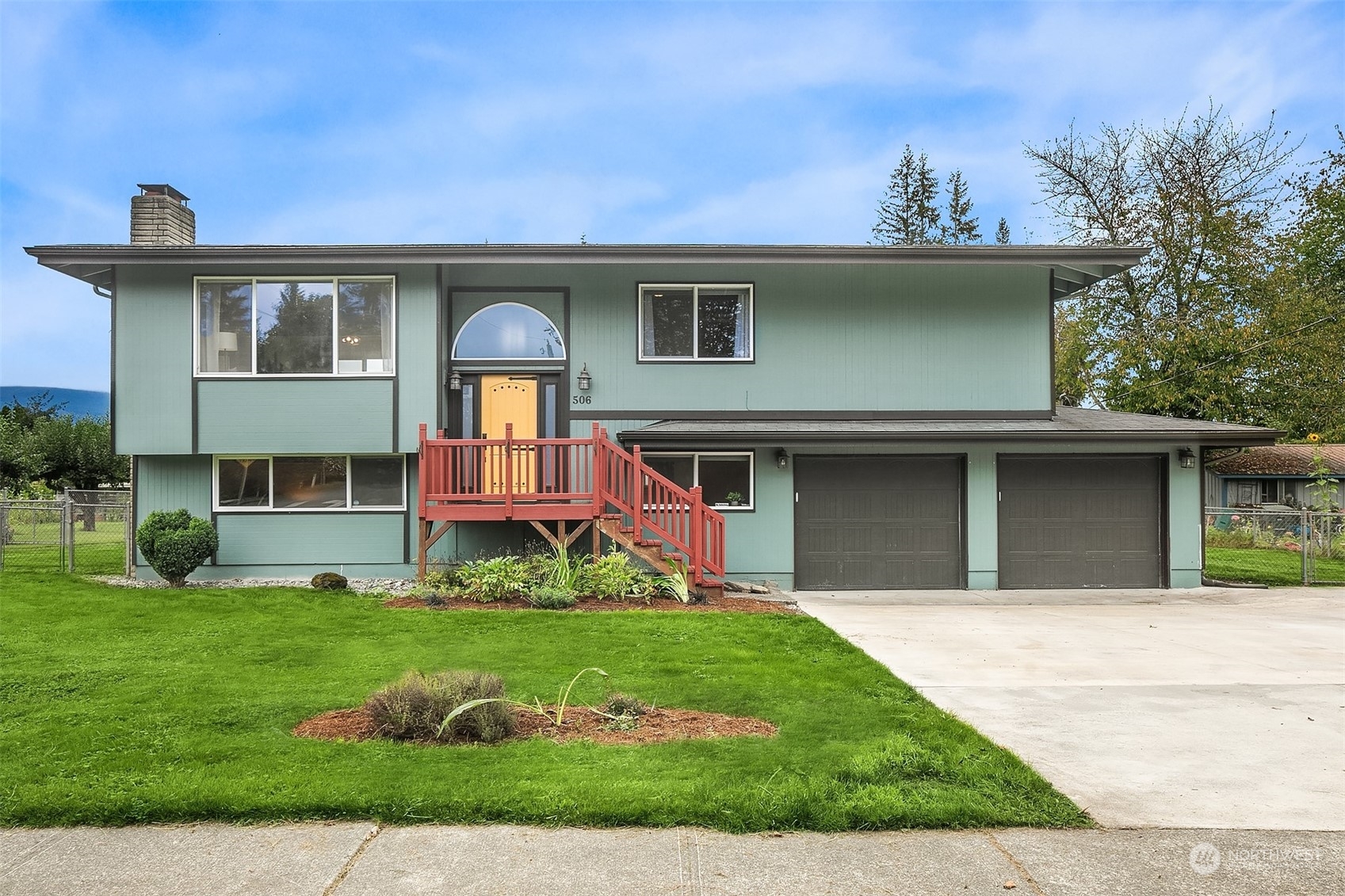 Property Photo: 506 High Avenue WA 98294