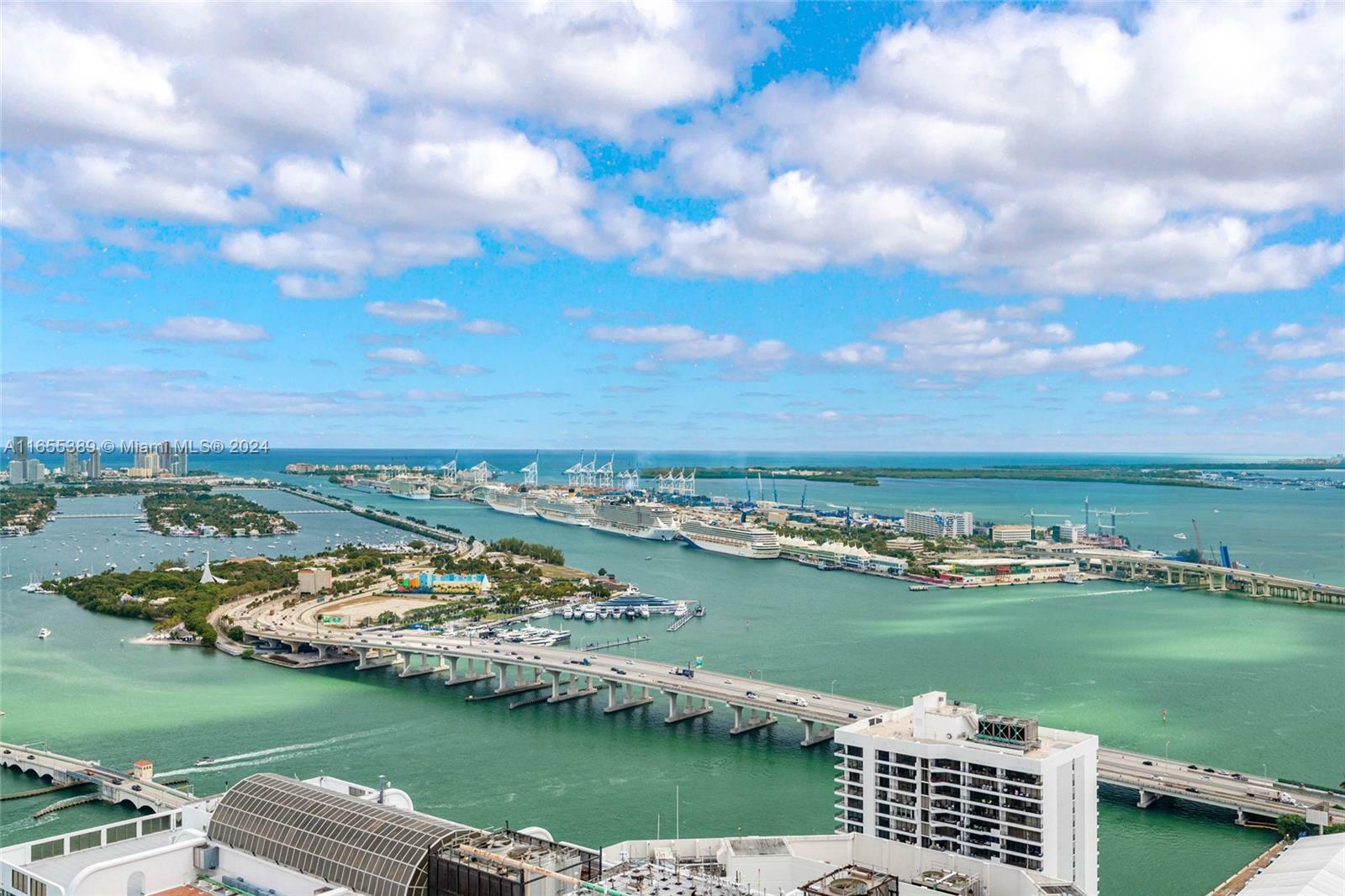 Property Photo:  1750 N Bayshore Dr Ph5506  FL 33132 