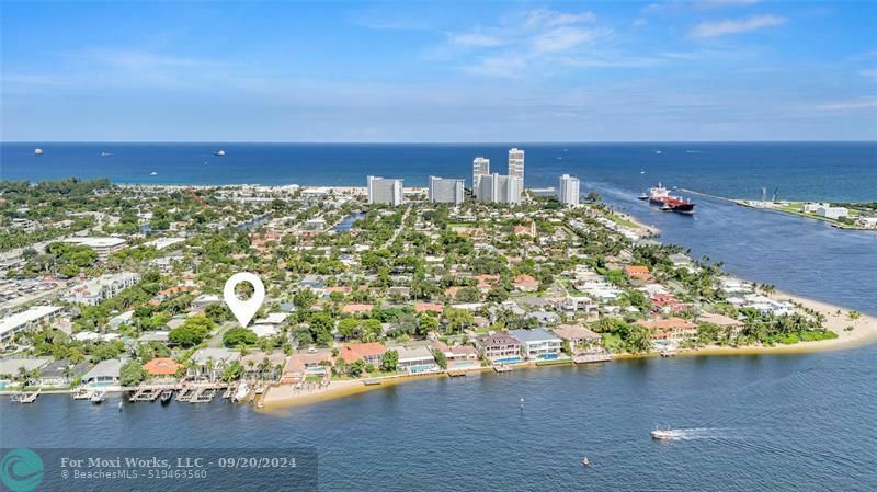 Property Photo:  2100 Manatee Dr  FL 33316 