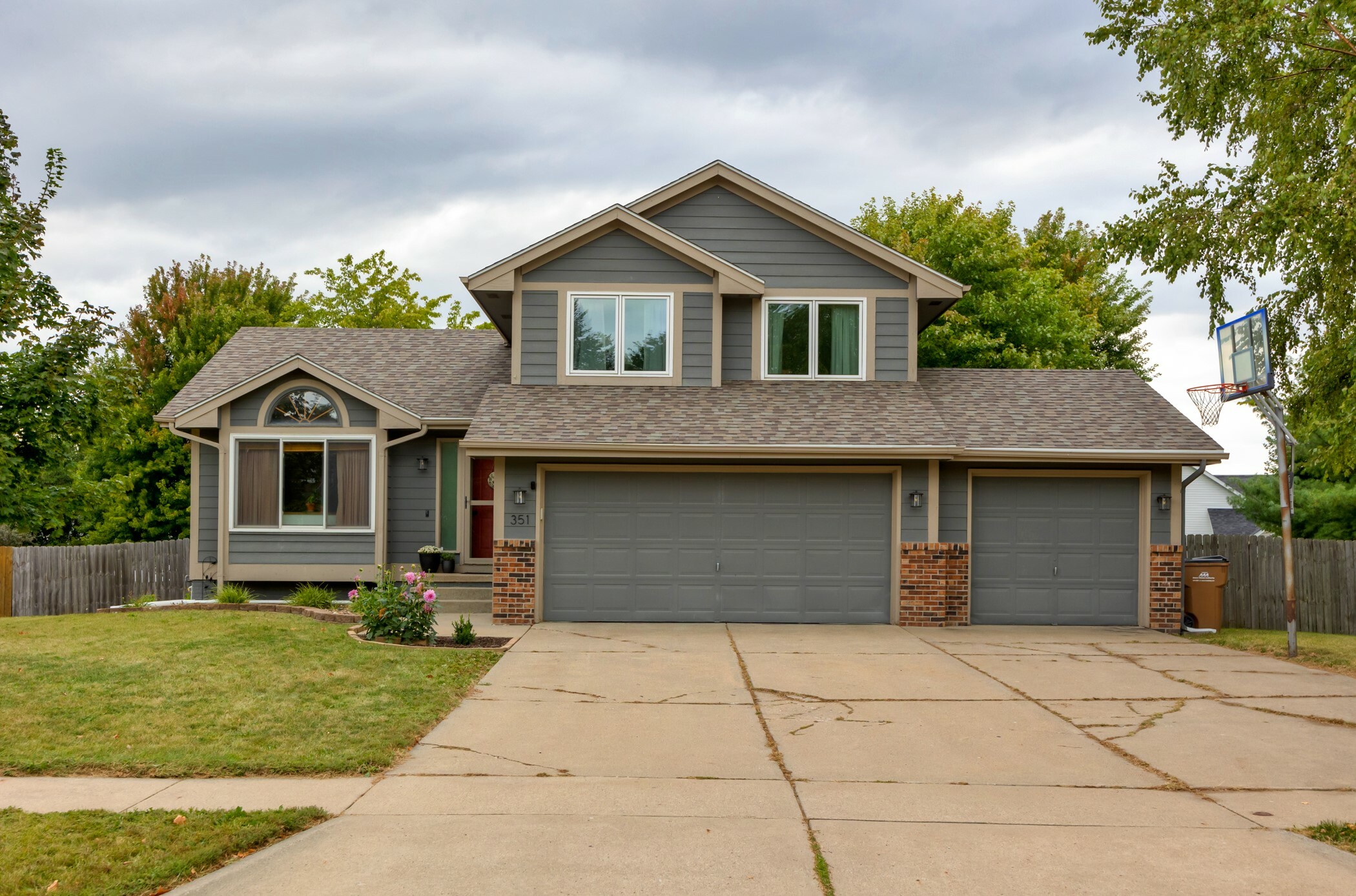 Property Photo:  351 SW Kennybrook Drive  IA 50111 