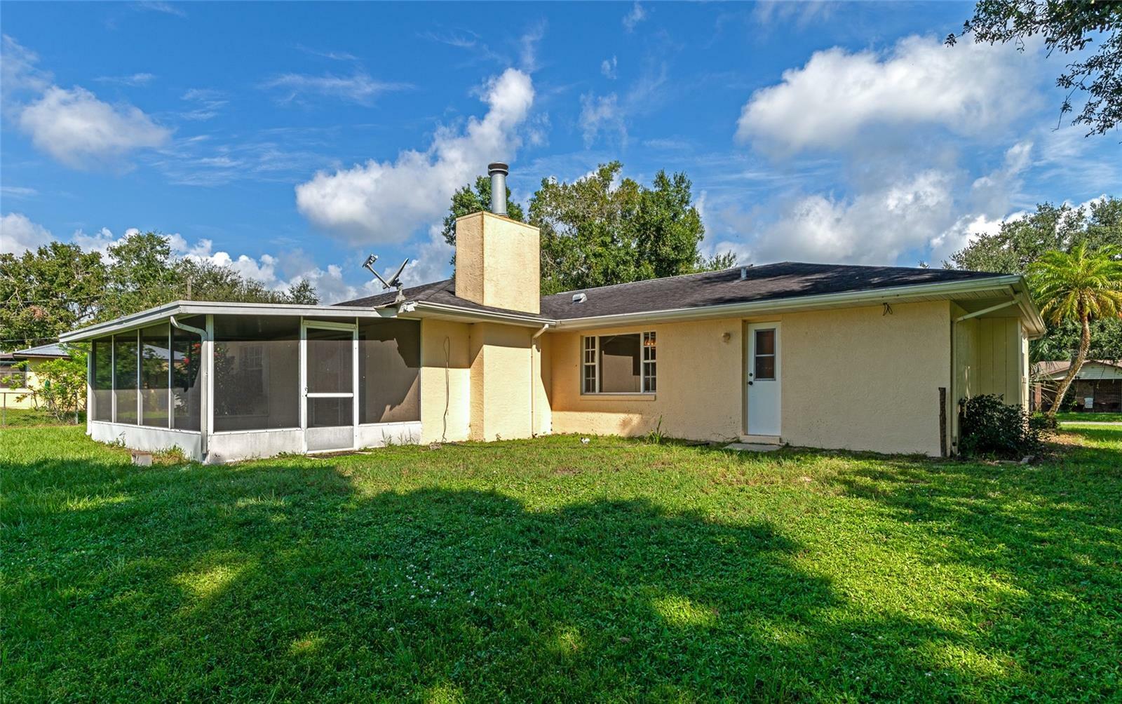 Property Photo:  1529 NE Lee Drive  FL 34266 