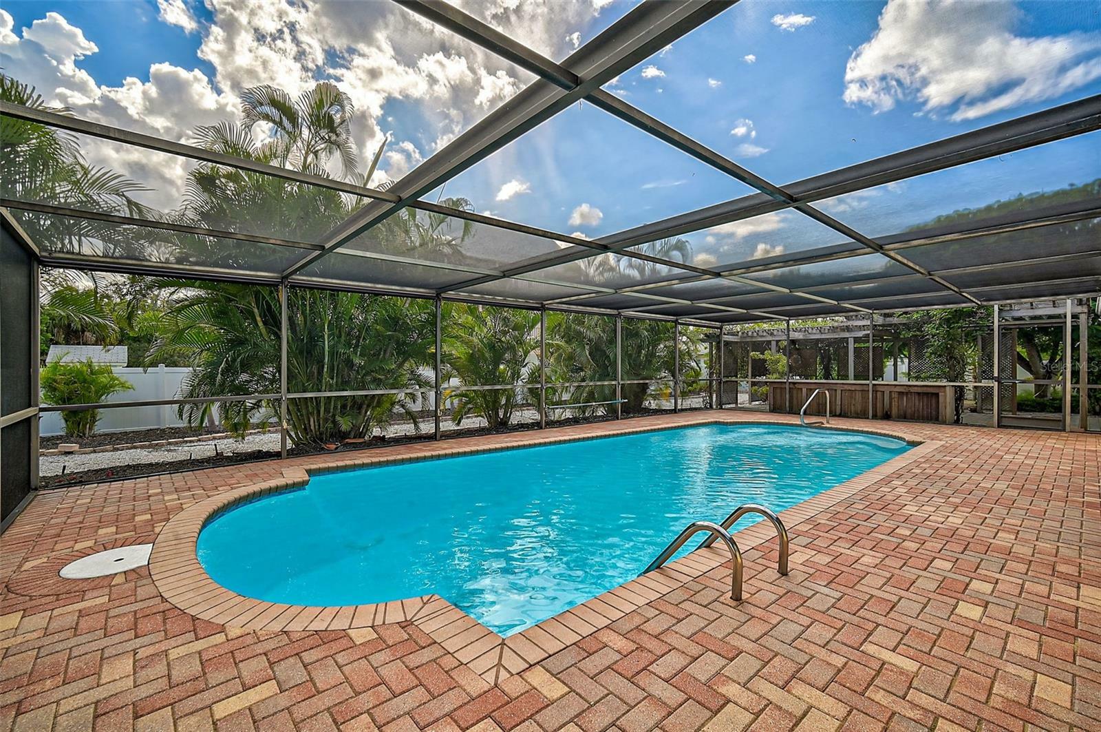 Property Photo:  112 Bayshore Road  FL 34275 