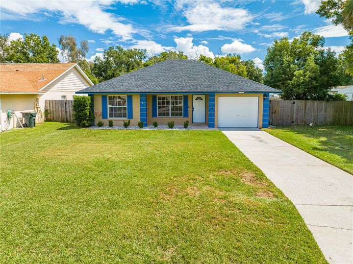 Property Photo:  1711 Charleston Ln  FL 34769 