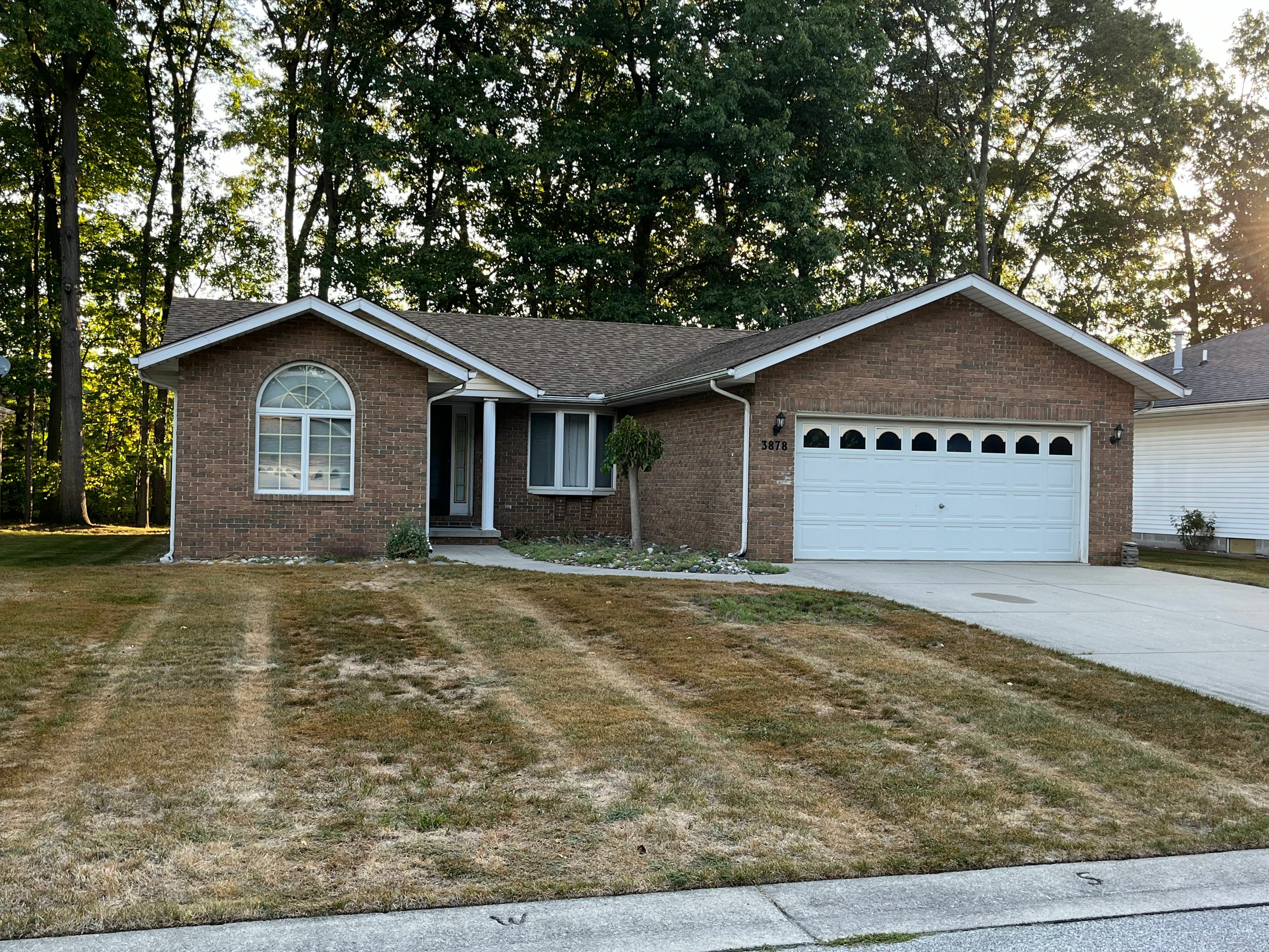 Property Photo:  3878 Oak Hills Circle  MI 48060 8623 