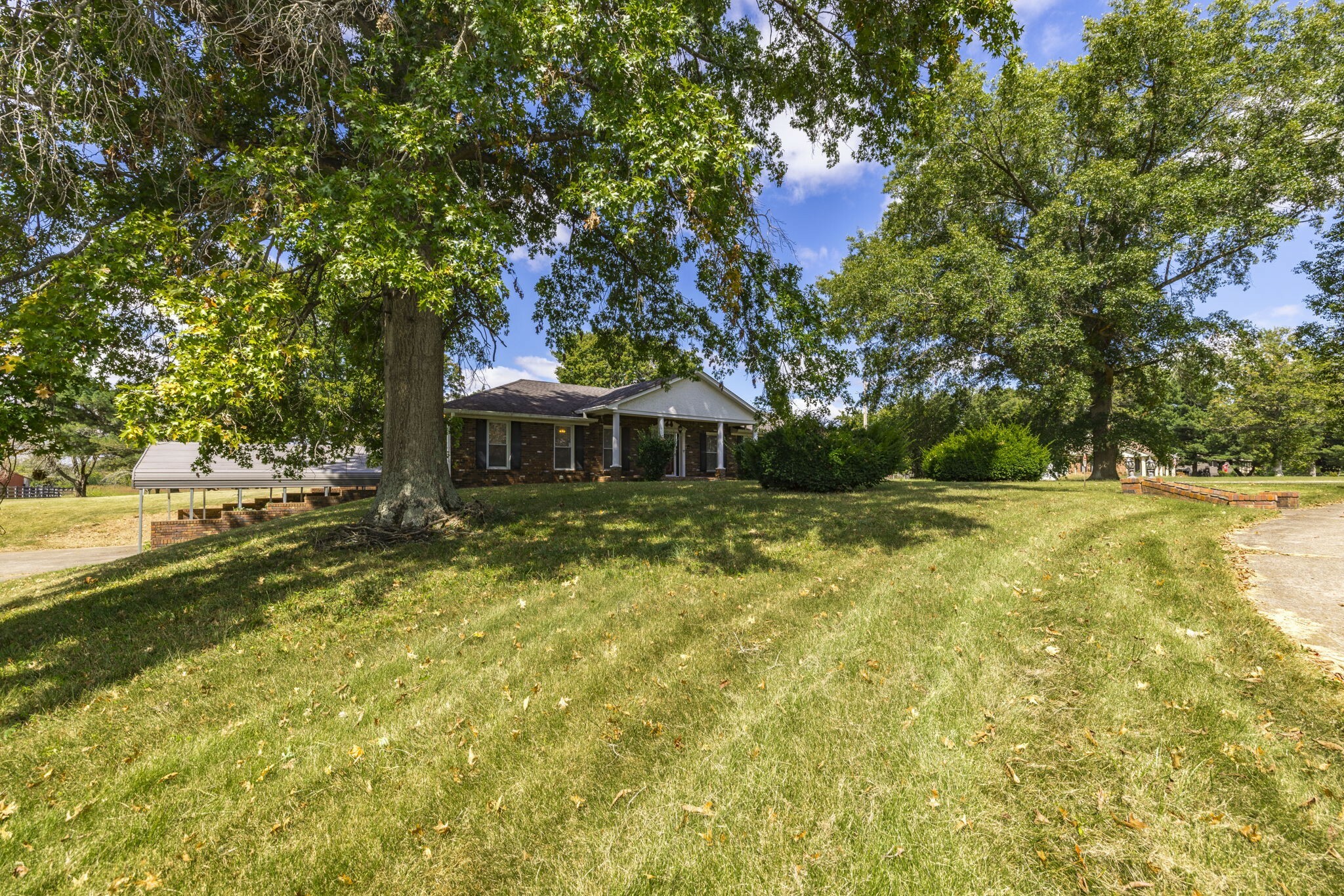 Property Photo:  1084 Robertson Rd  TN 37066 