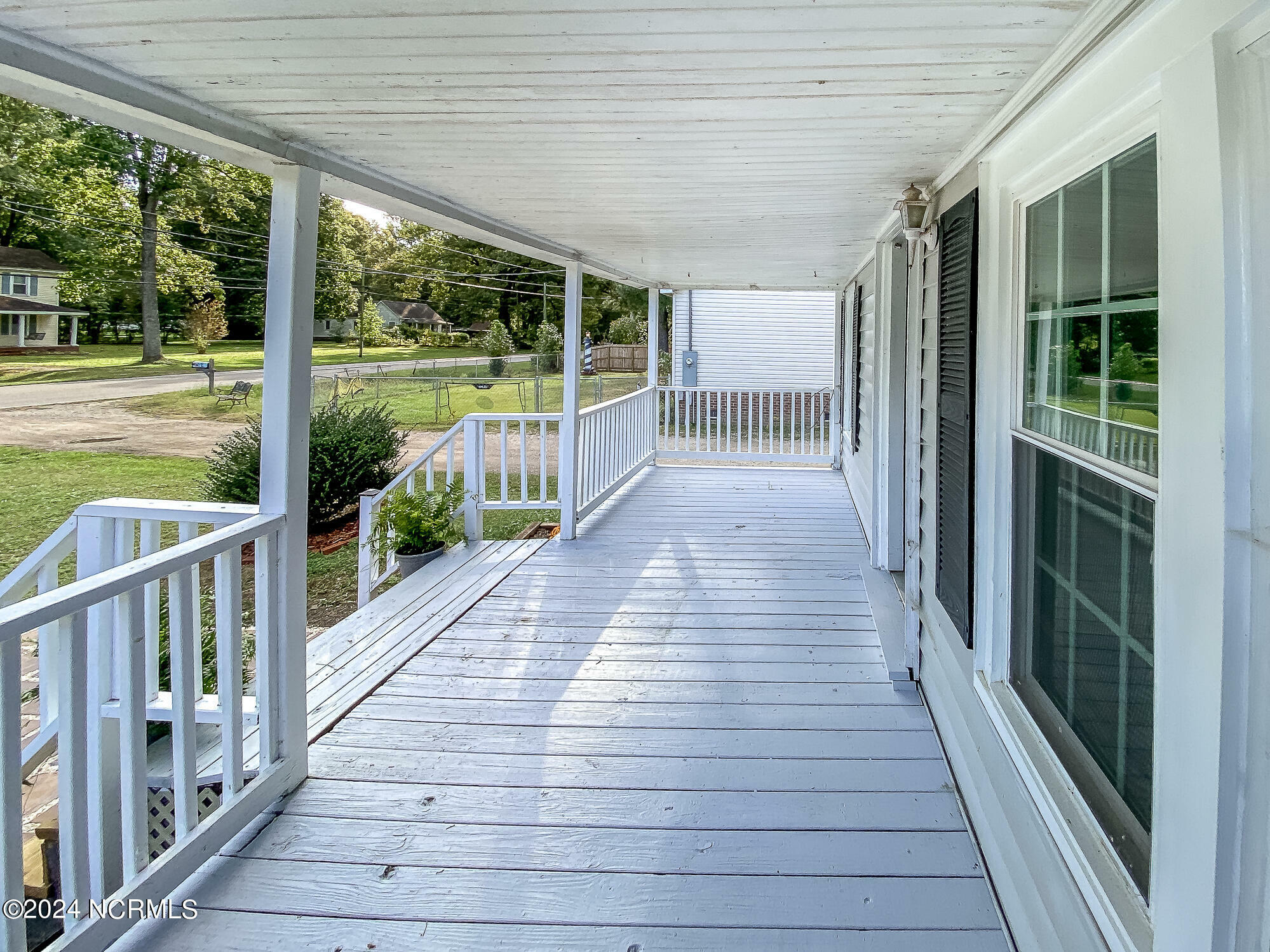 Property Photo:  1702 W Main Street  NC 27909 