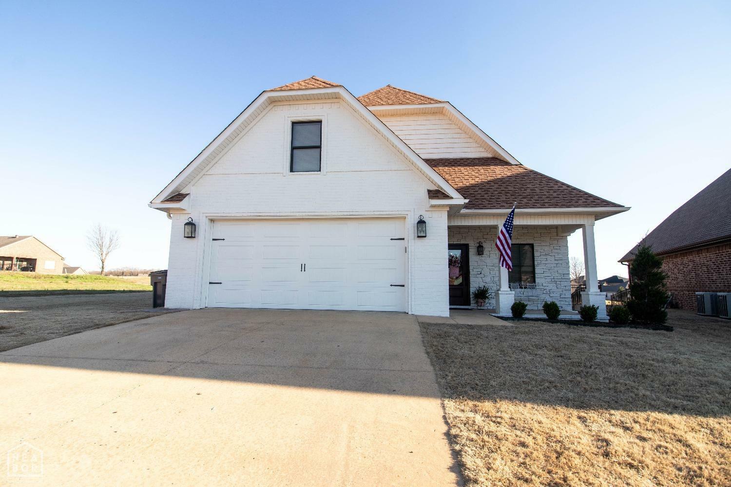 Property Photo:  4221 Villa Cove  AR 72405 