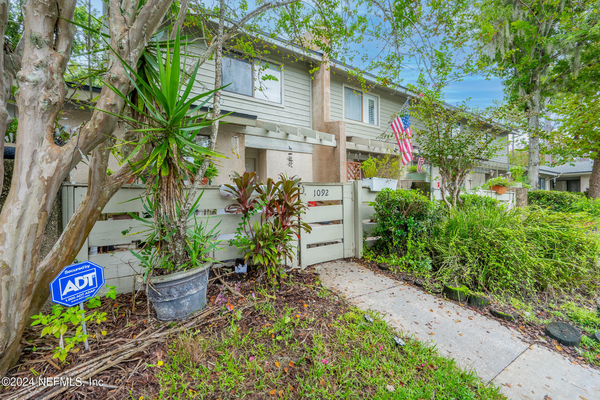 Property Photo: 7701 Baymeadows Circle W 1092 FL 32256