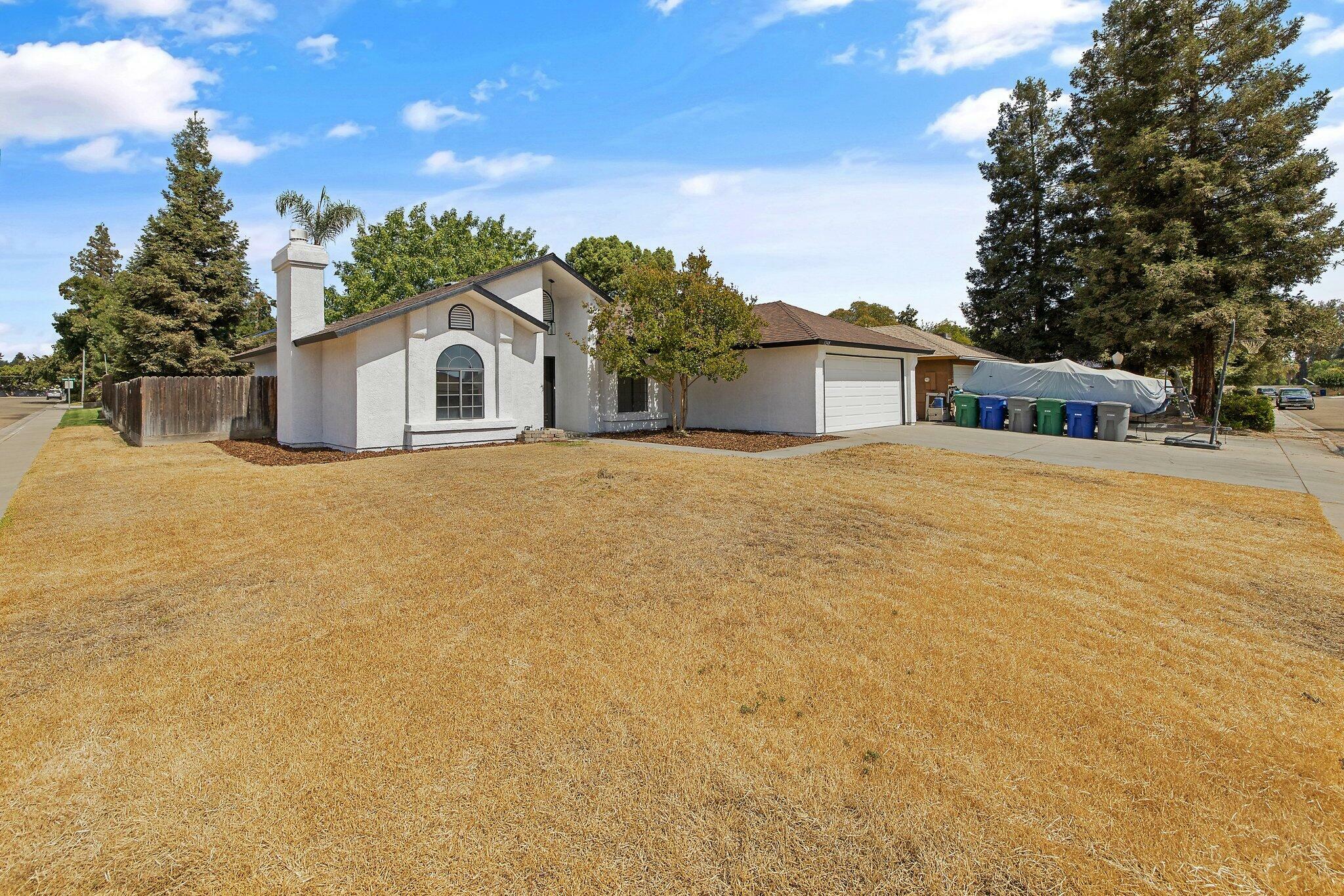 Property Photo:  1548 W Henley Creek Road  CA 93654 