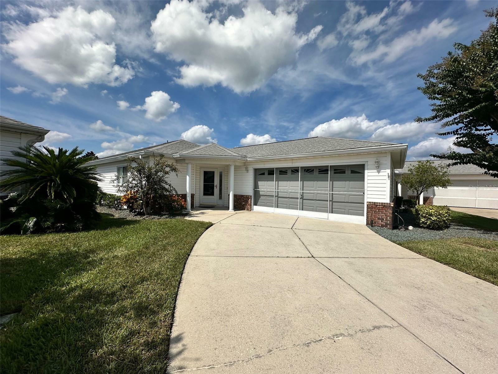 Property Photo:  8649 SE 141st Place  FL 34491 