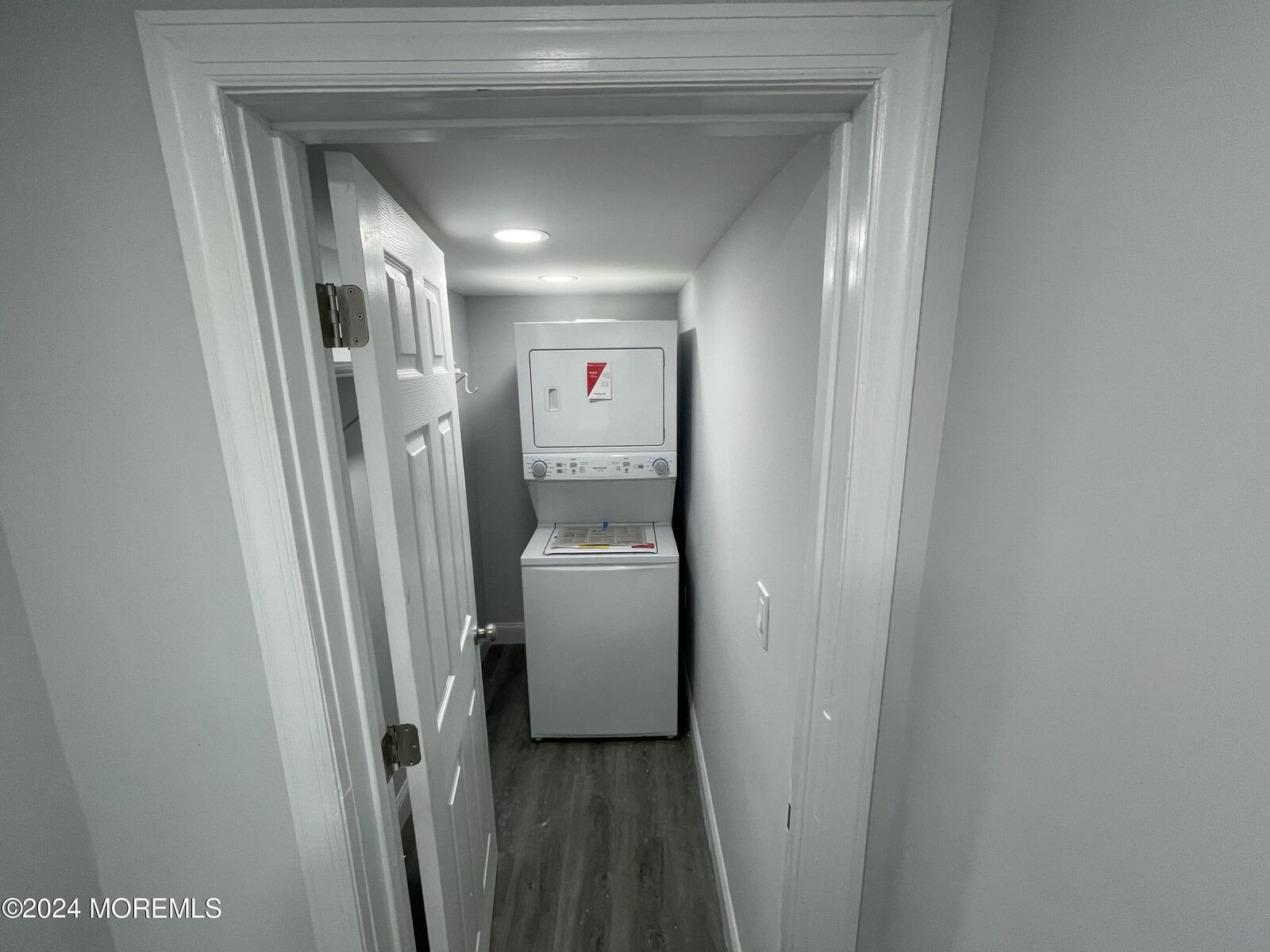Property Photo:  