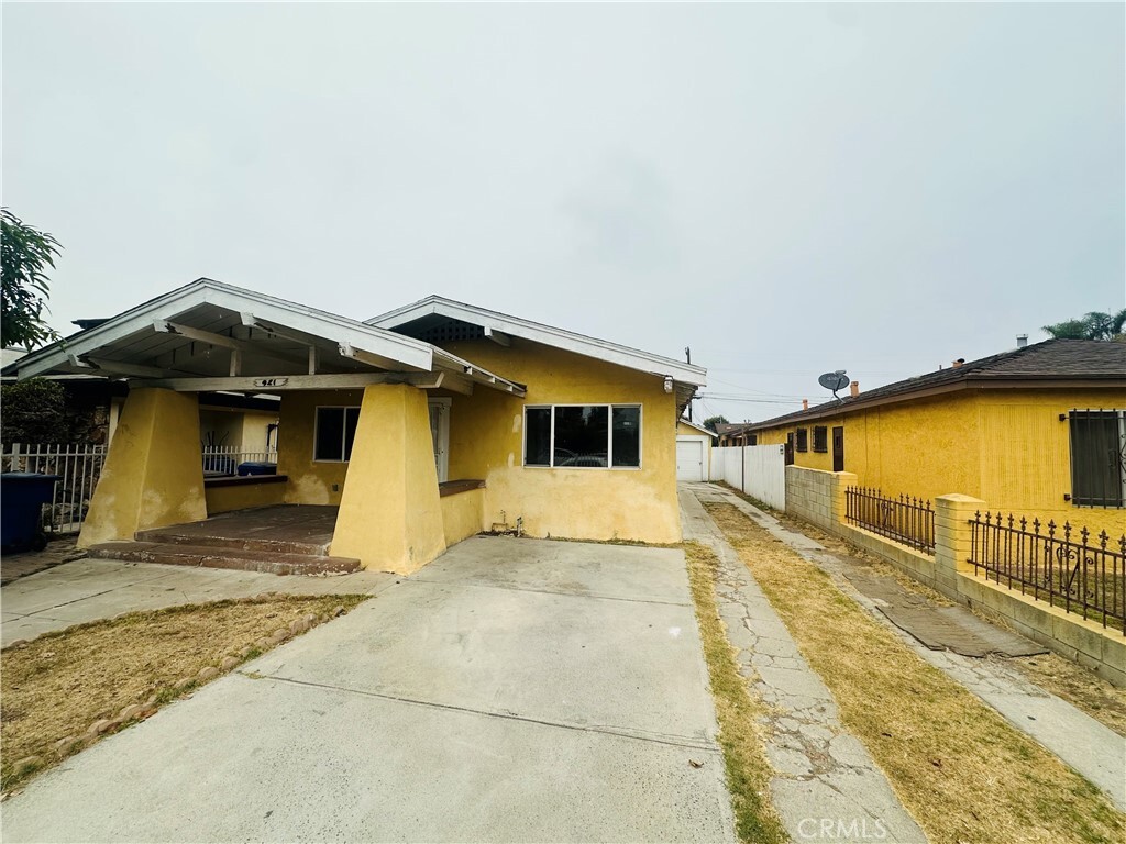 Property Photo: 921 W 76th Street CA 90044