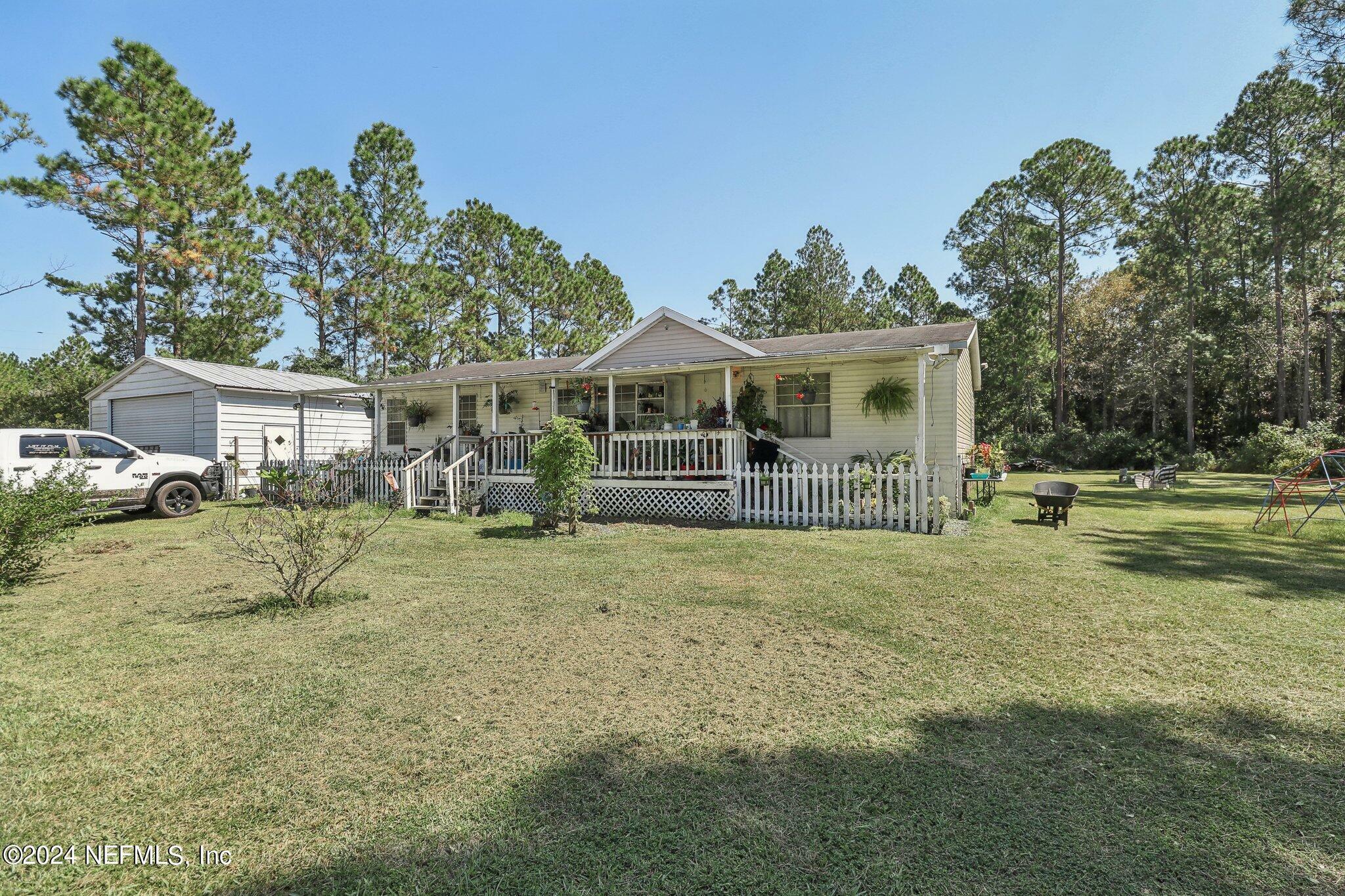 Property Photo:  2565 Hibiscus Avenue  FL 32068 