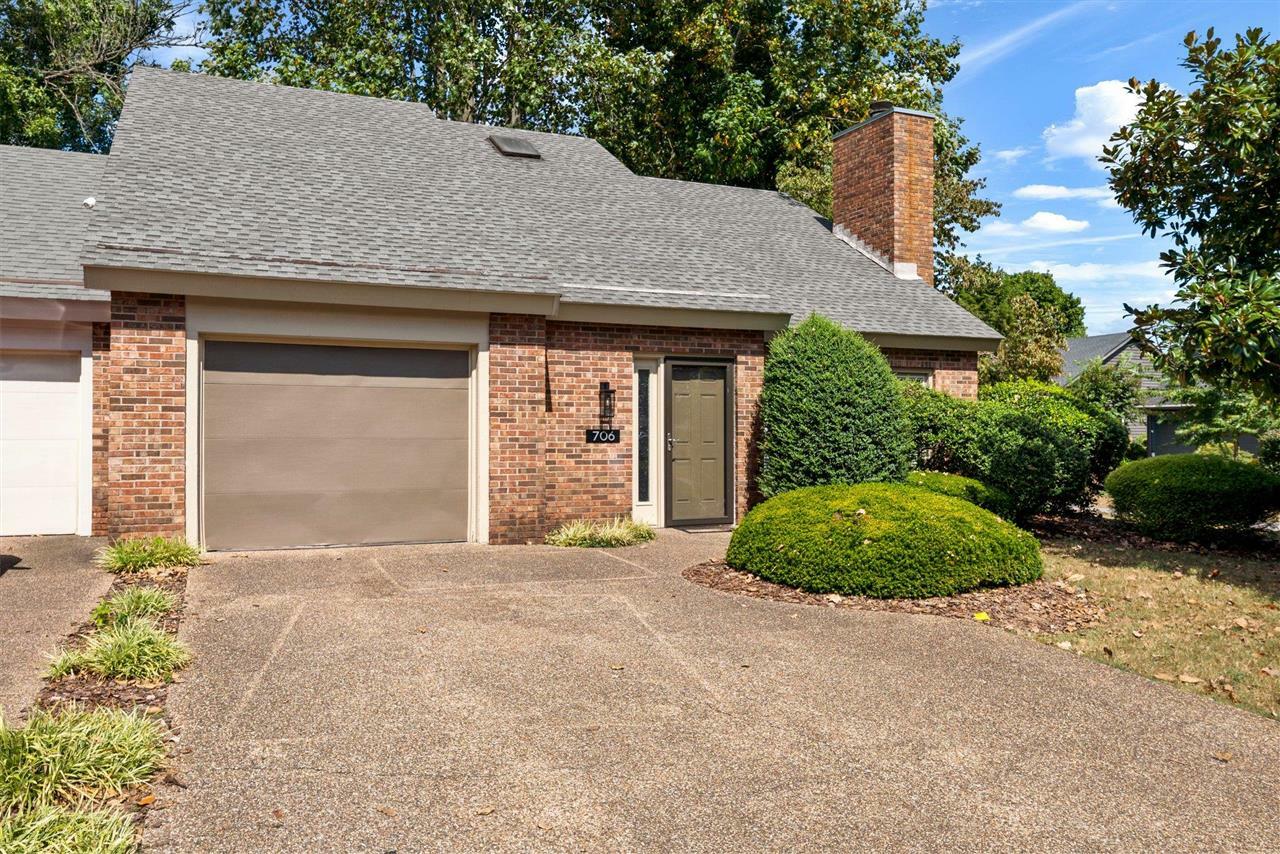 Property Photo: 706 Steeplechase Way KY 42103