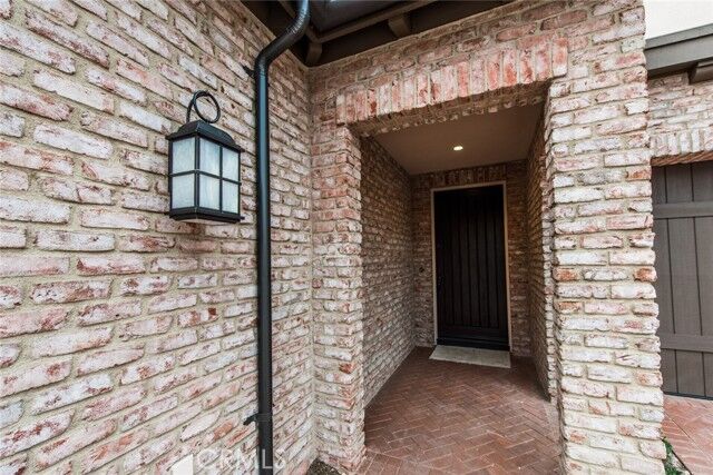 Property Photo: 103 Hargrove CA 92620