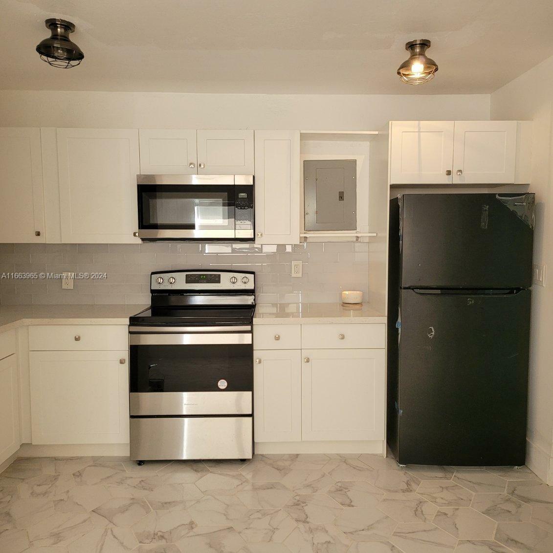 Property Photo:  421 NE 68th St 1  FL 33138 