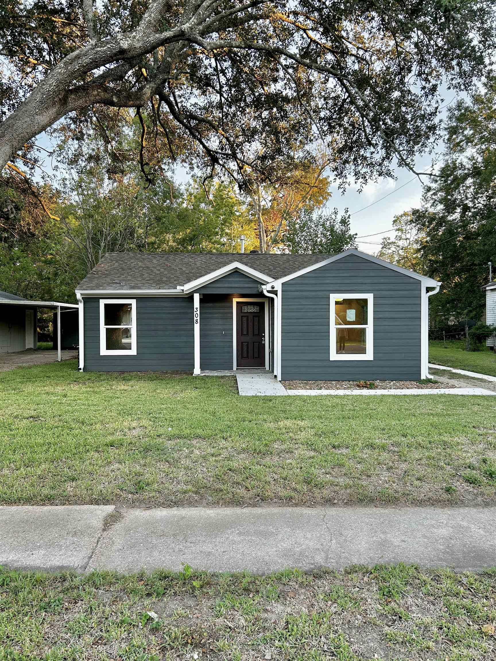 Property Photo:  308 Garland Ave.  TX 77705 