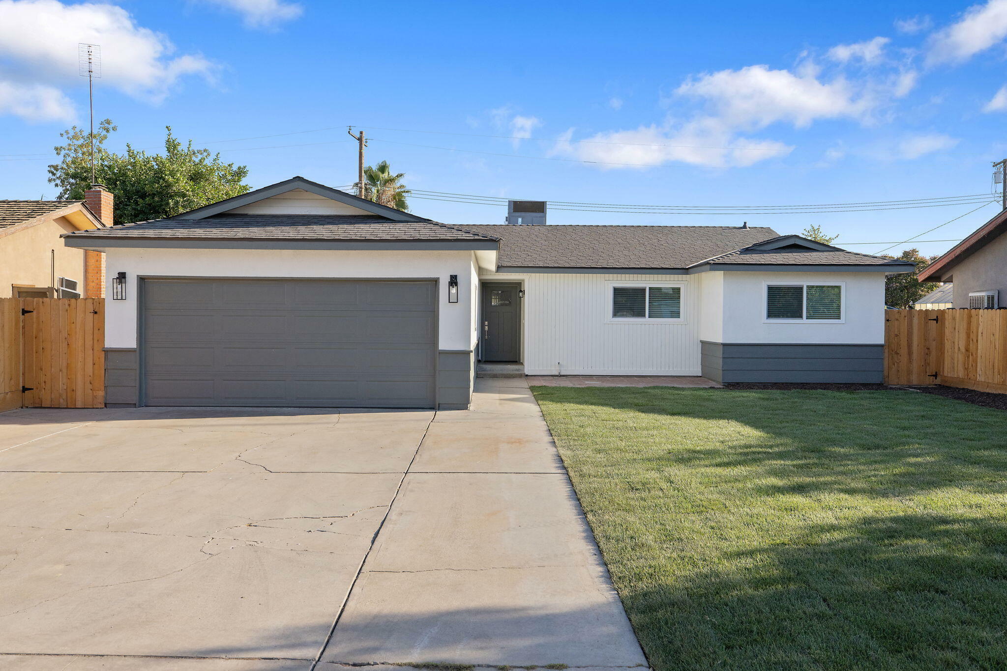 1005 W Princeton Avenue  Visalia CA 93277 photo