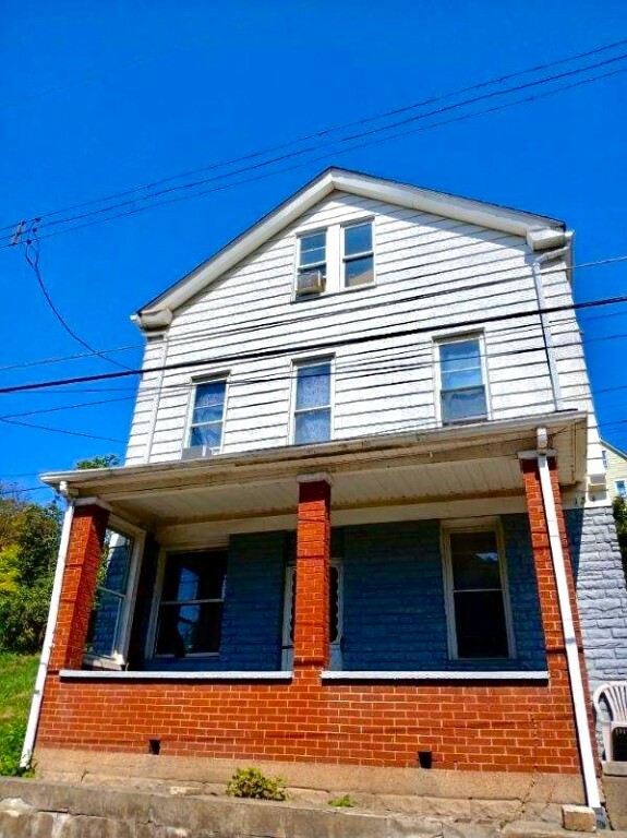 Property Photo:  134 Parkway Ave  PA 15112 