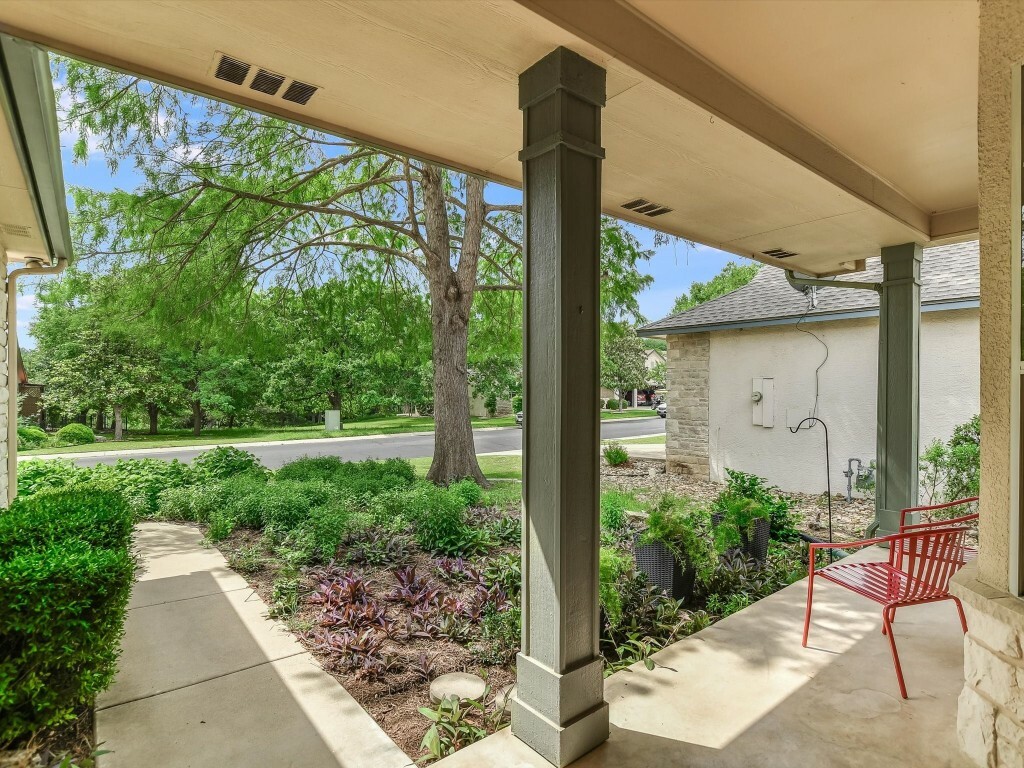 Property Photo:  116 Running Water Street  TX 78633 