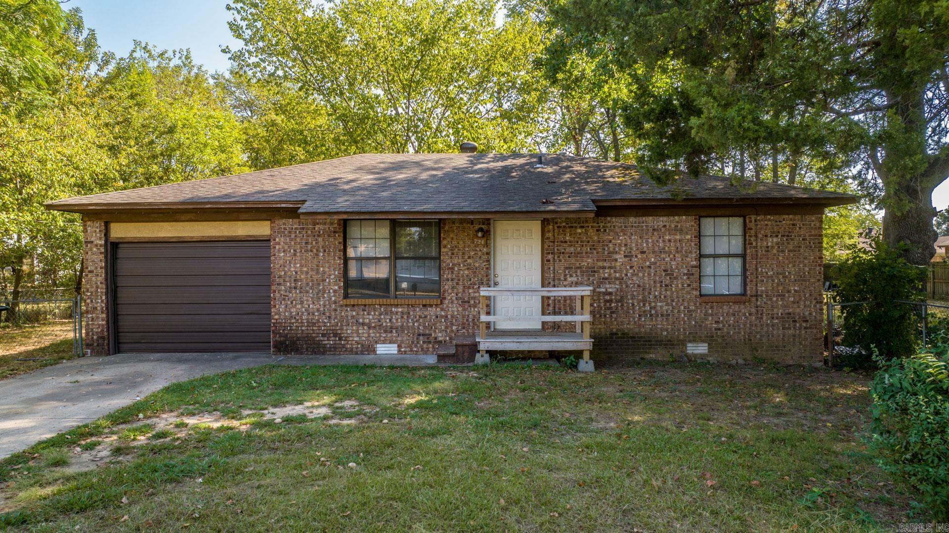 Property Photo:  724 2nd Ave  AR 72032 