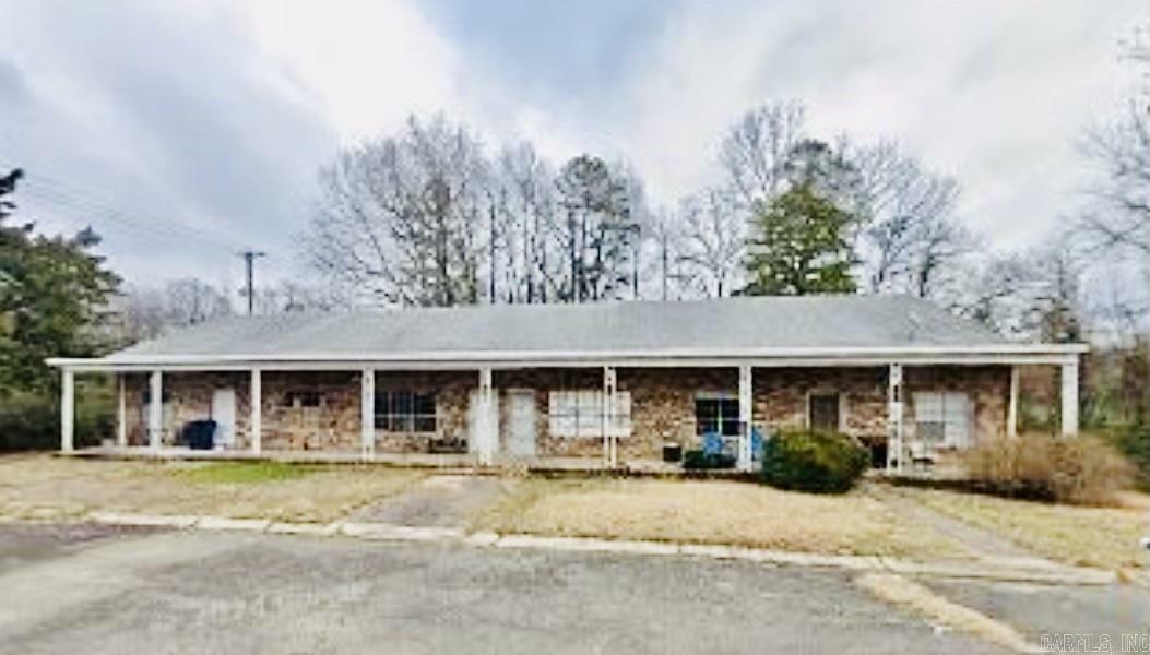 Property Photo:  1600 Woodland Drive  AR 72113 