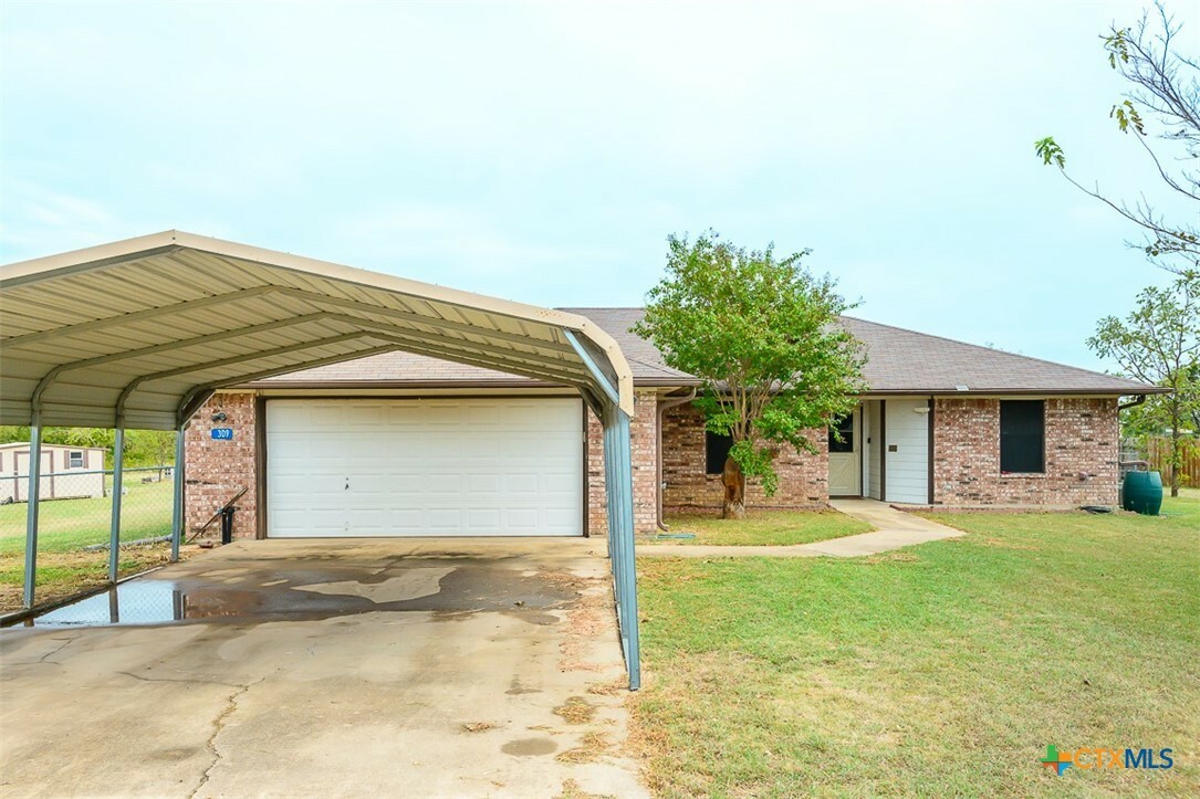 Property Photo:  309 County Road 4884  TX 76522 