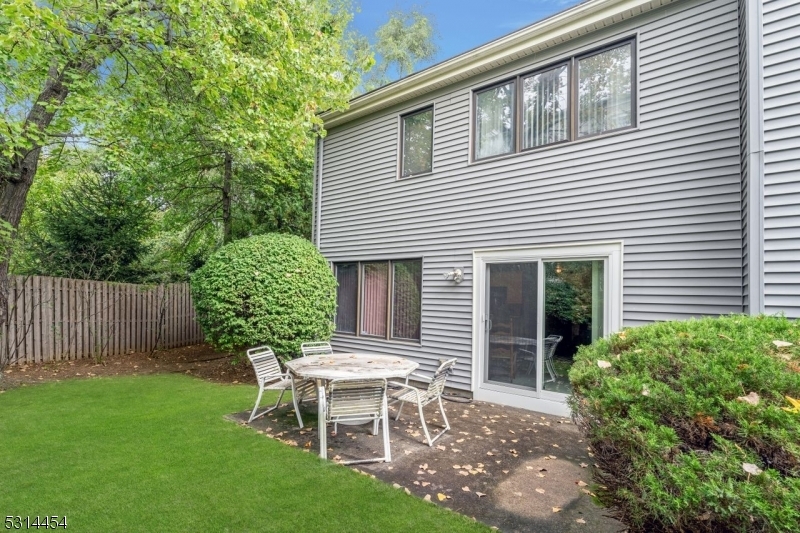 Property Photo:  73 Chelsea Ct 73  NJ 07663 