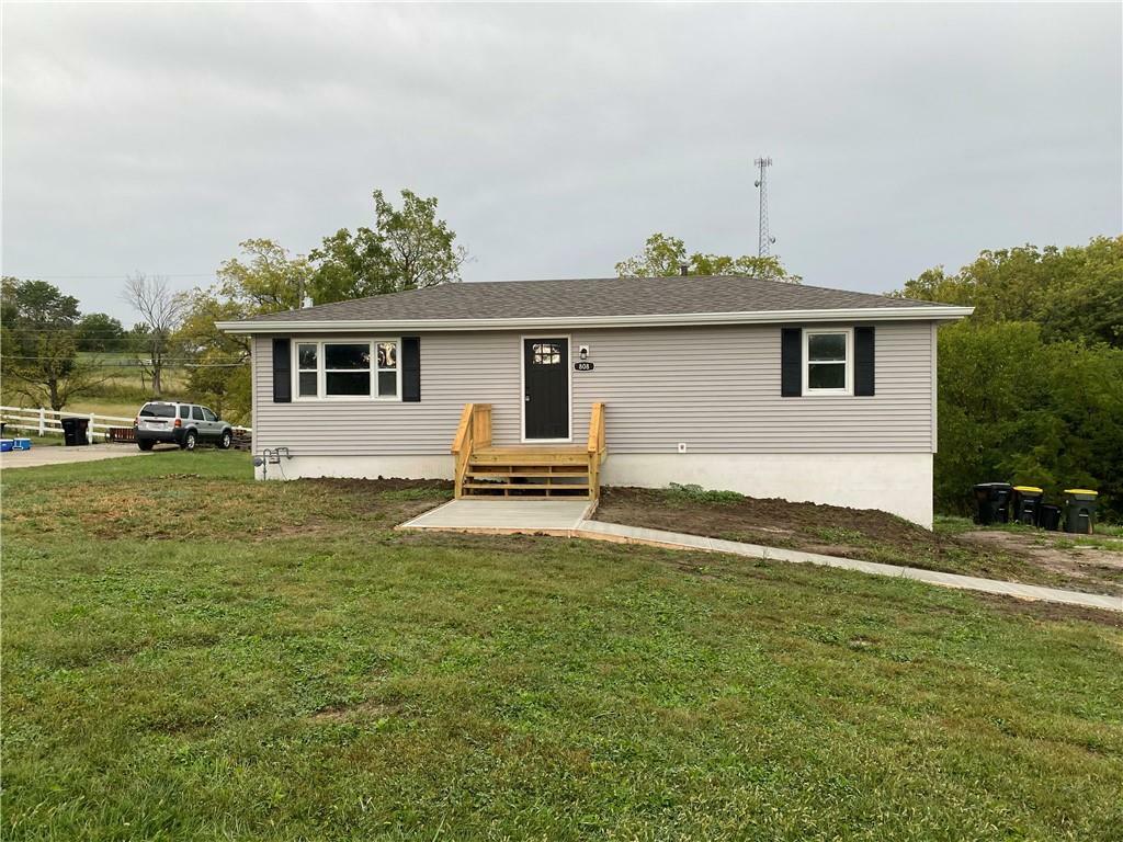 Property Photo: 808 N 6th Terrace MO 64485