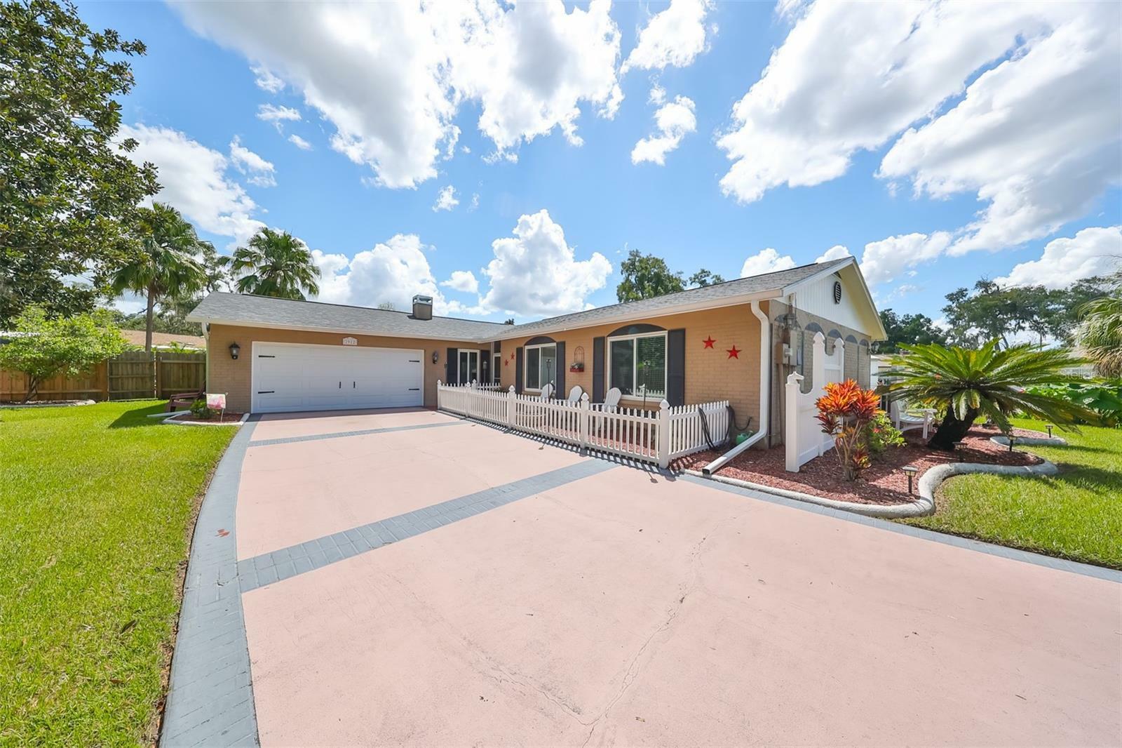 Property Photo:  2912 Forestwood Drive  FL 33584 