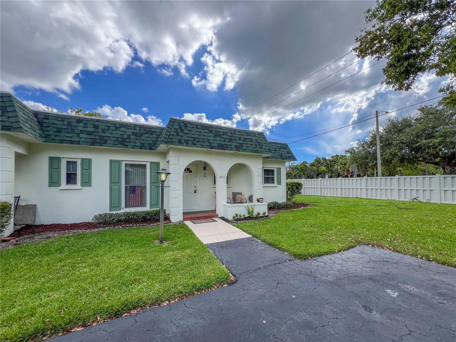 Property Photo:  4211 35th Avenue W  FL 34205 