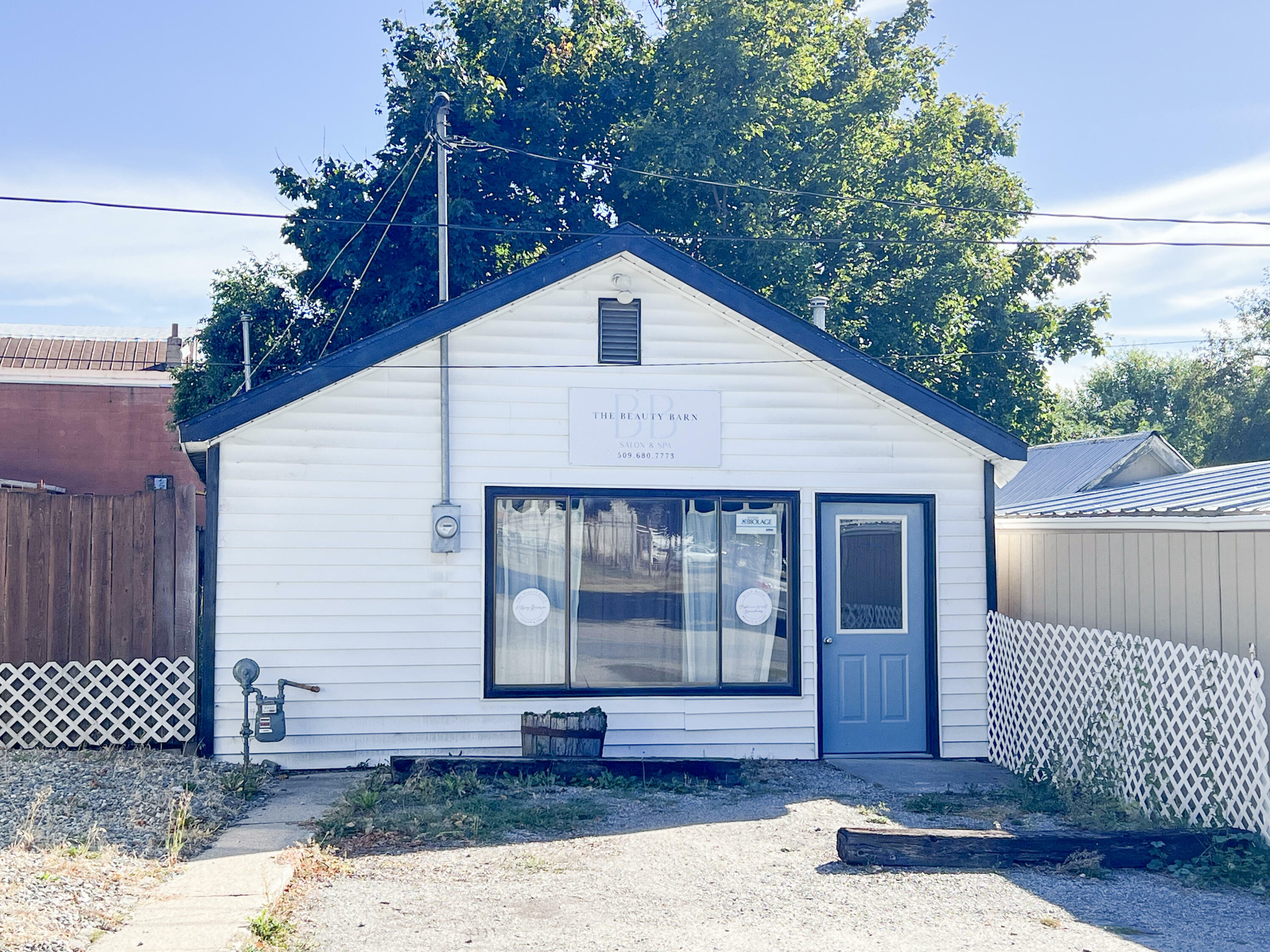 Property Photo:  157 N Wynne St  WA 99114 