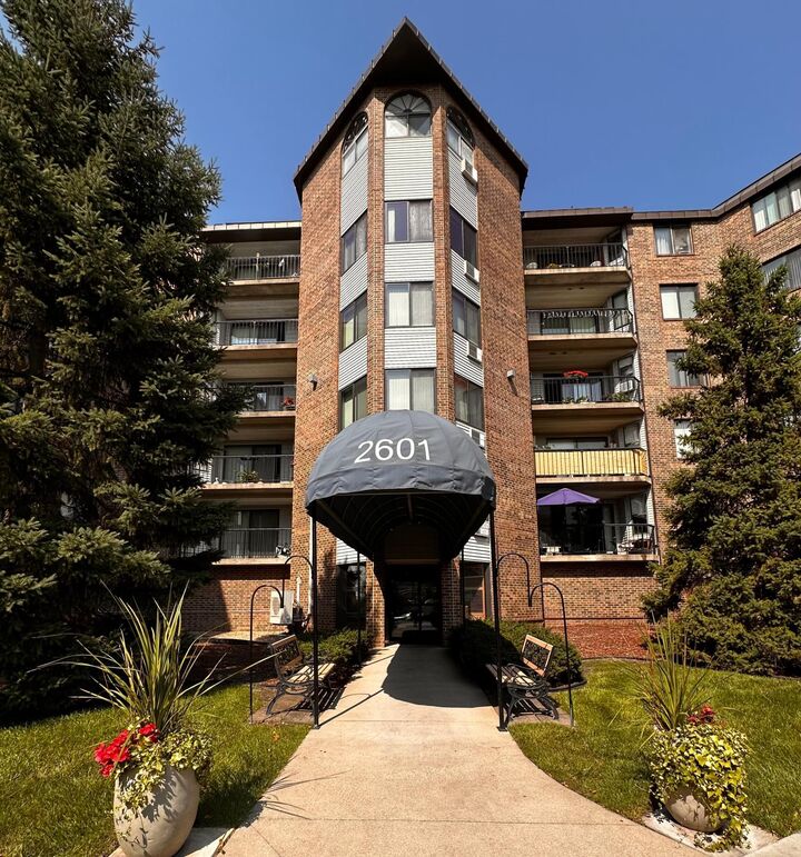 2601 Kenzie Terrace 203  Saint Anthony MN 55418 photo