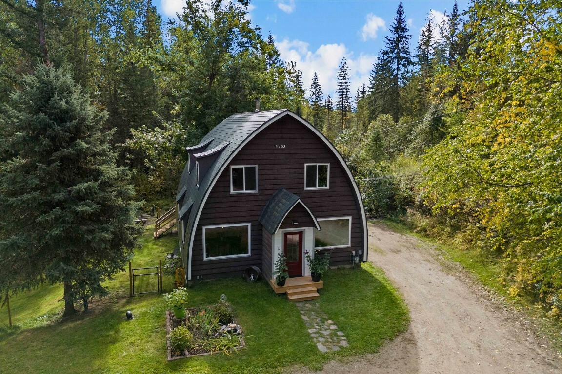 Property Photo:  6933 Ranchero Drive E  BC V1E 2Y5 