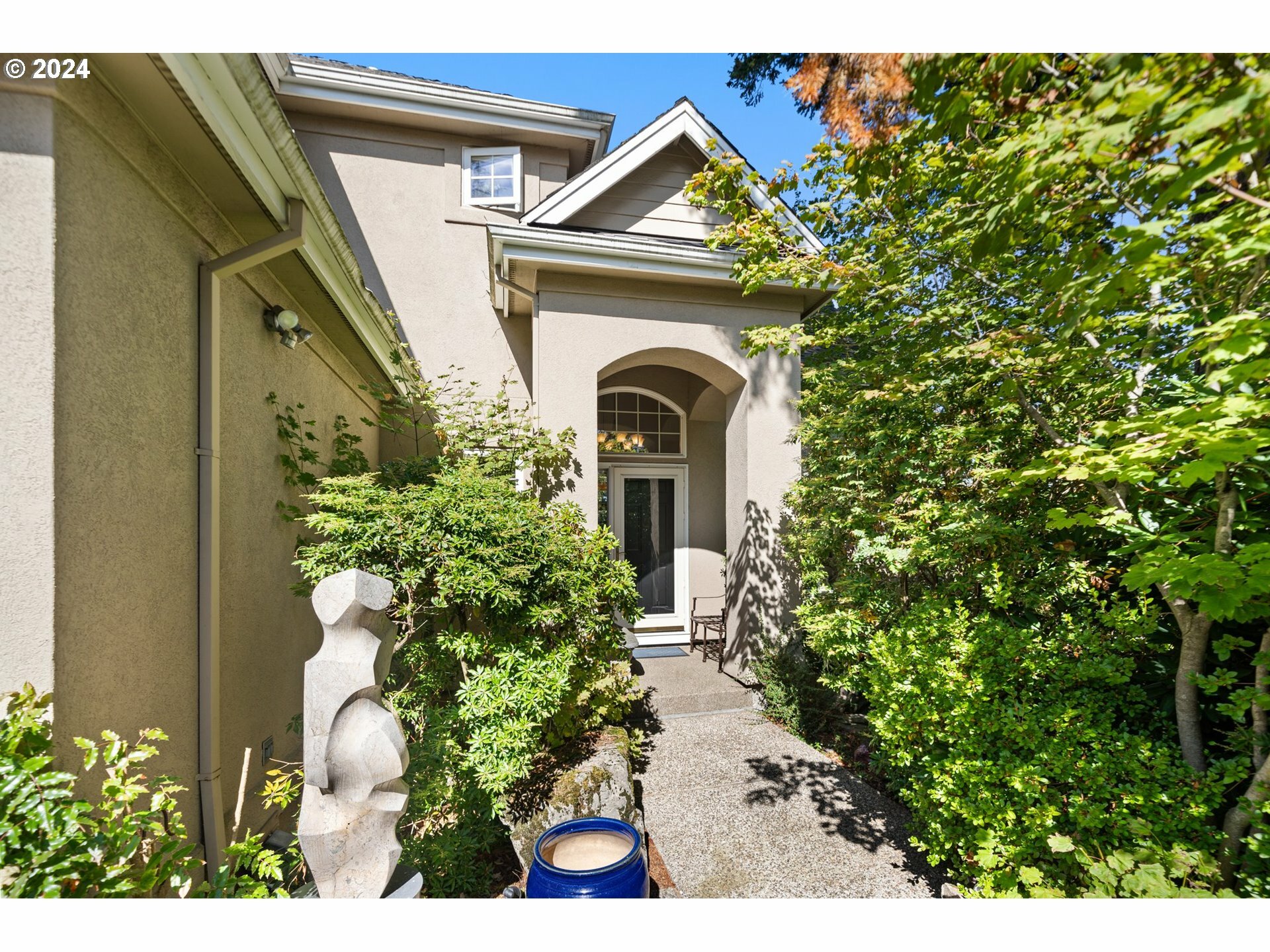 Property Photo: 8 Morningview Cir OR 97035