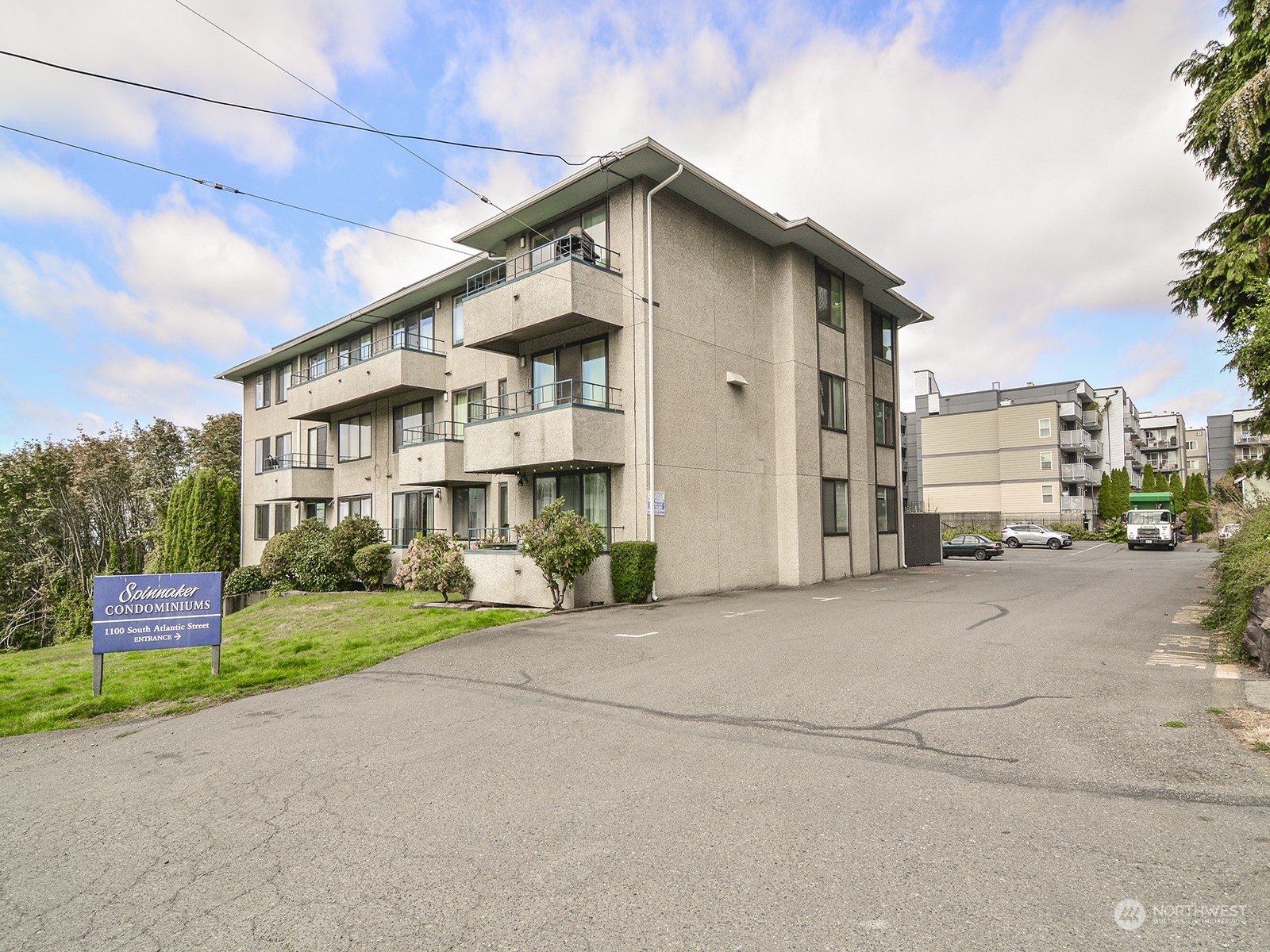 Property Photo:  1100 S Atlantic Street 306  WA 98134 