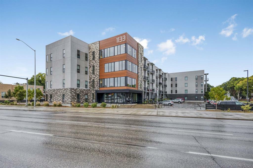 Property Photo:  1133 Portage Avenue  MB R3T 2C3 