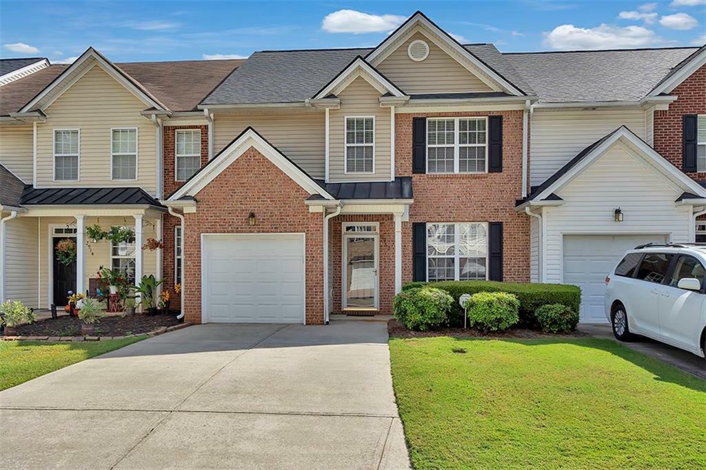 Property Photo: 2912 Greyhawk Lane GA 30040