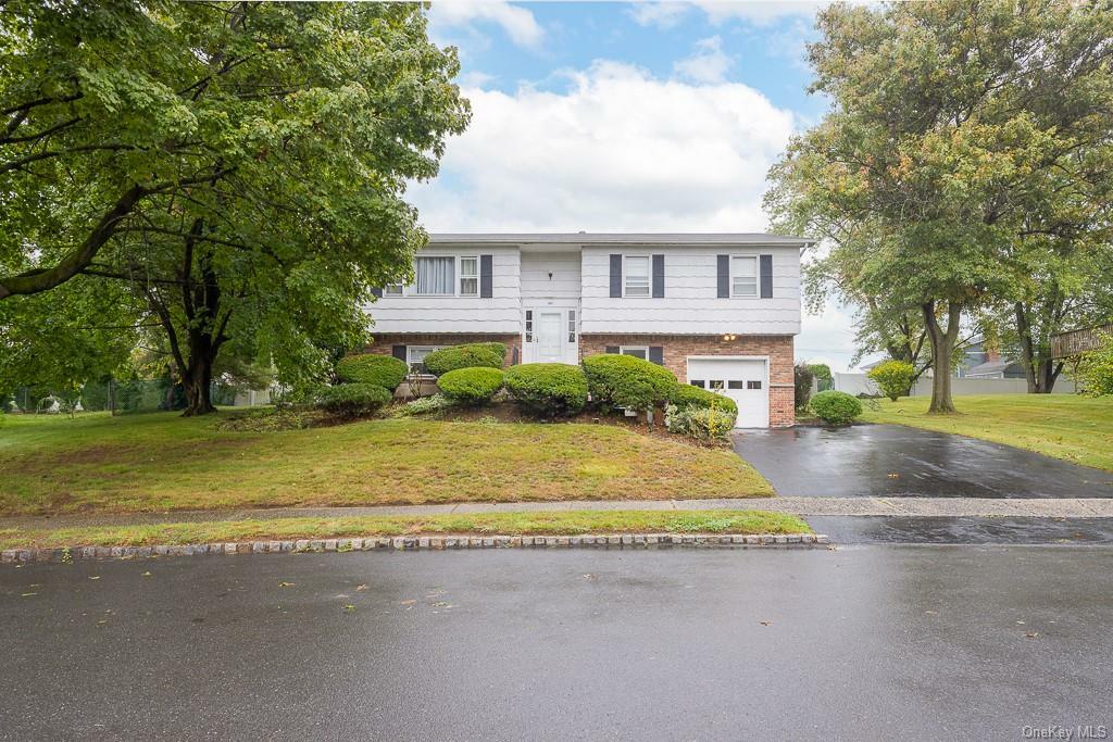 160 Lake Nanuet Drive  Nanuet NY 10954 photo