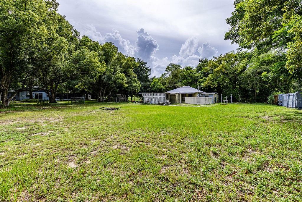 Property Photo:  102 Fruitwood Avenue  FL 32726 